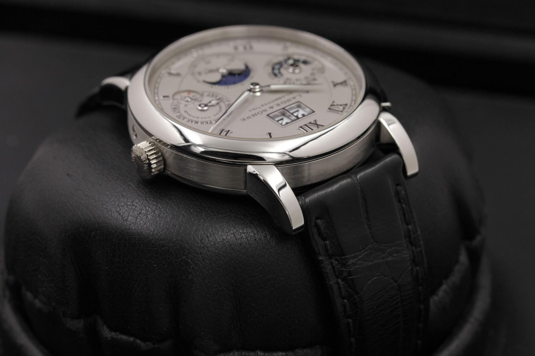 Watch Image 4