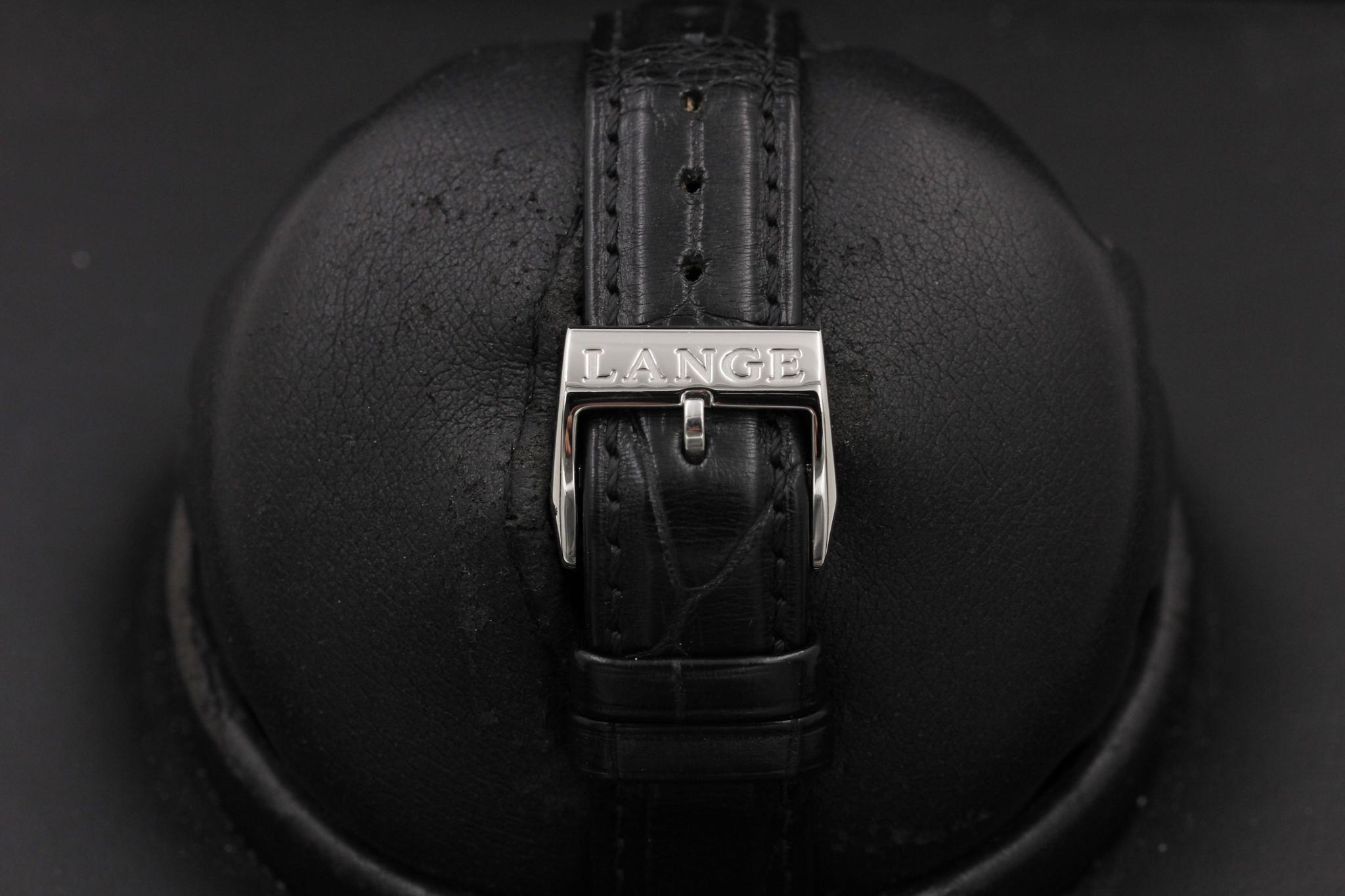 Watch Image 8