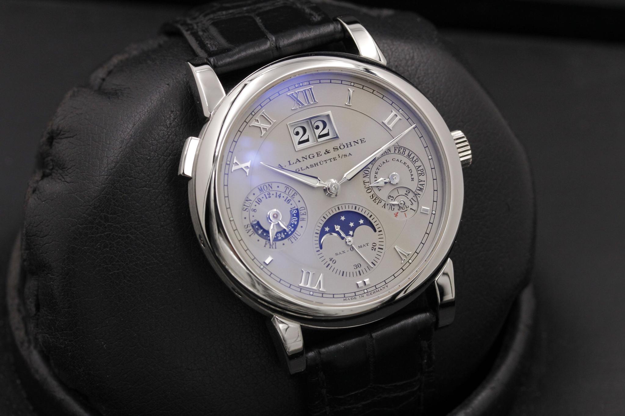 Watch Image 10