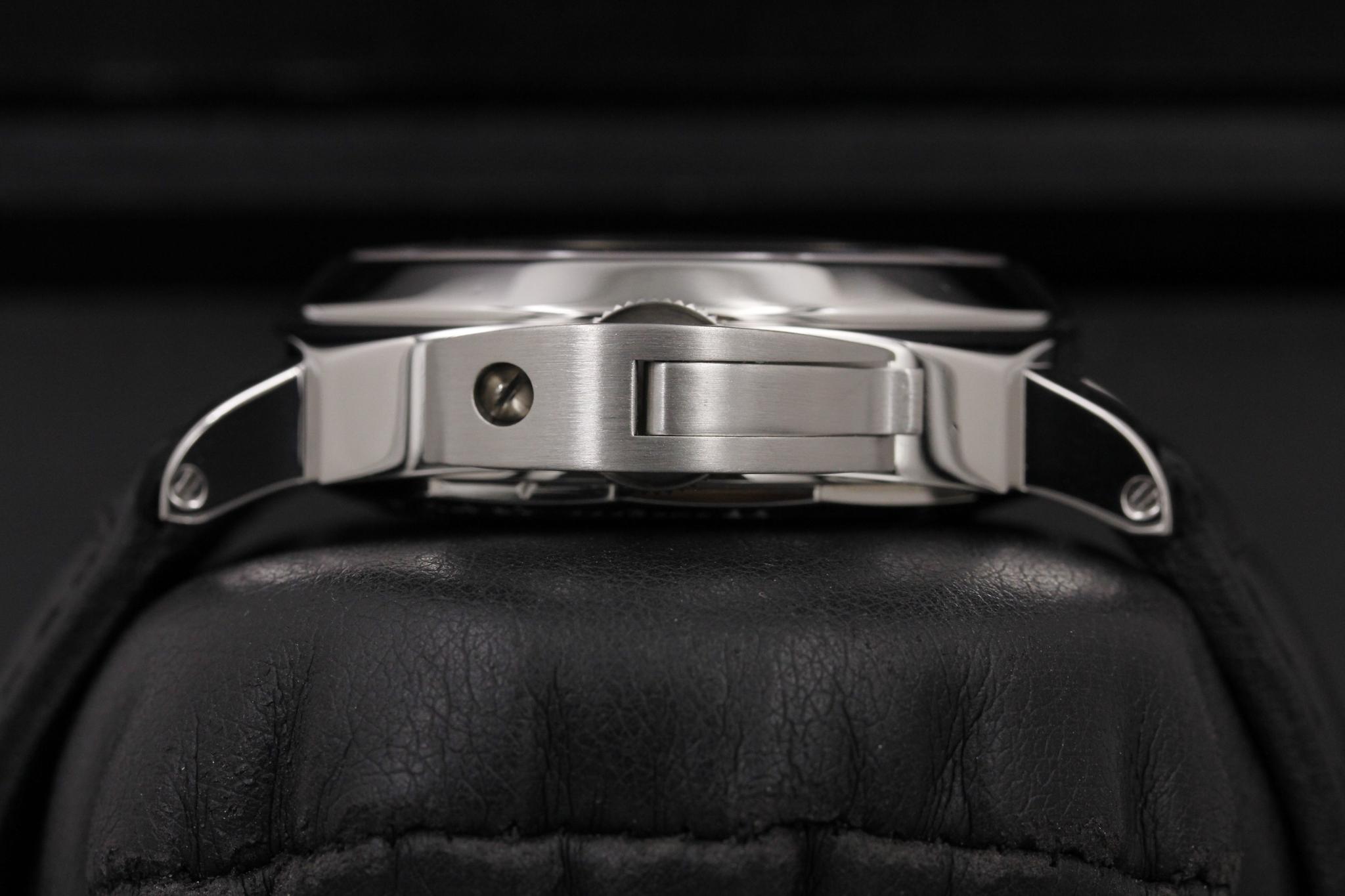 Watch Image 3
