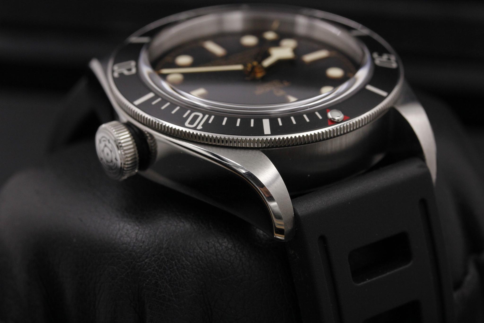Watch Image 4