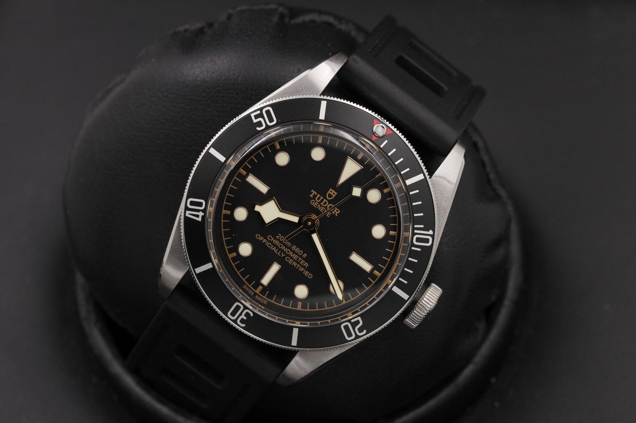 Watch Image 9