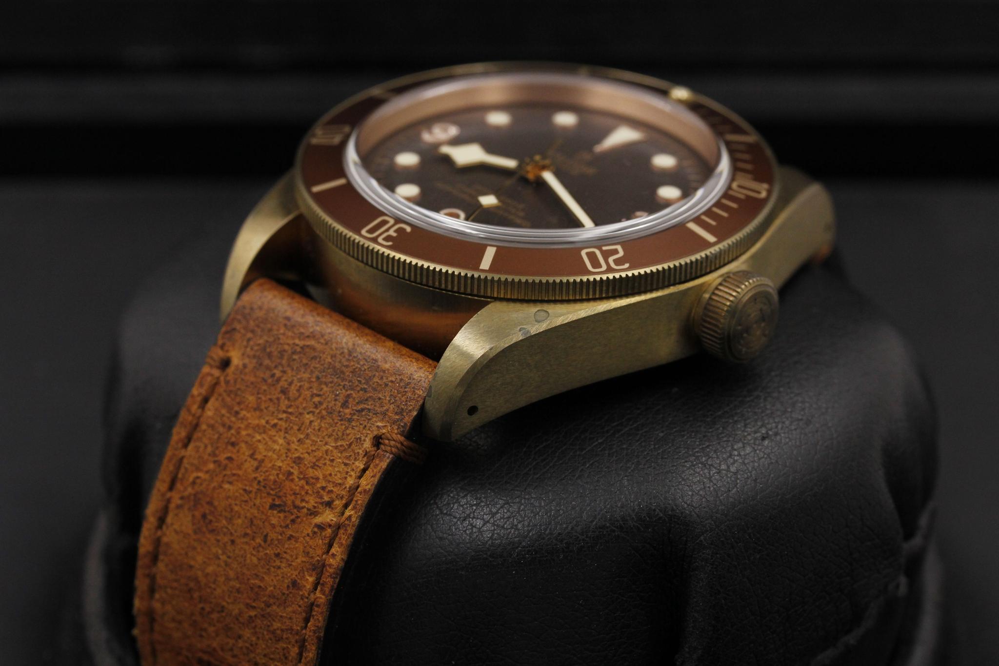 Watch Image 2