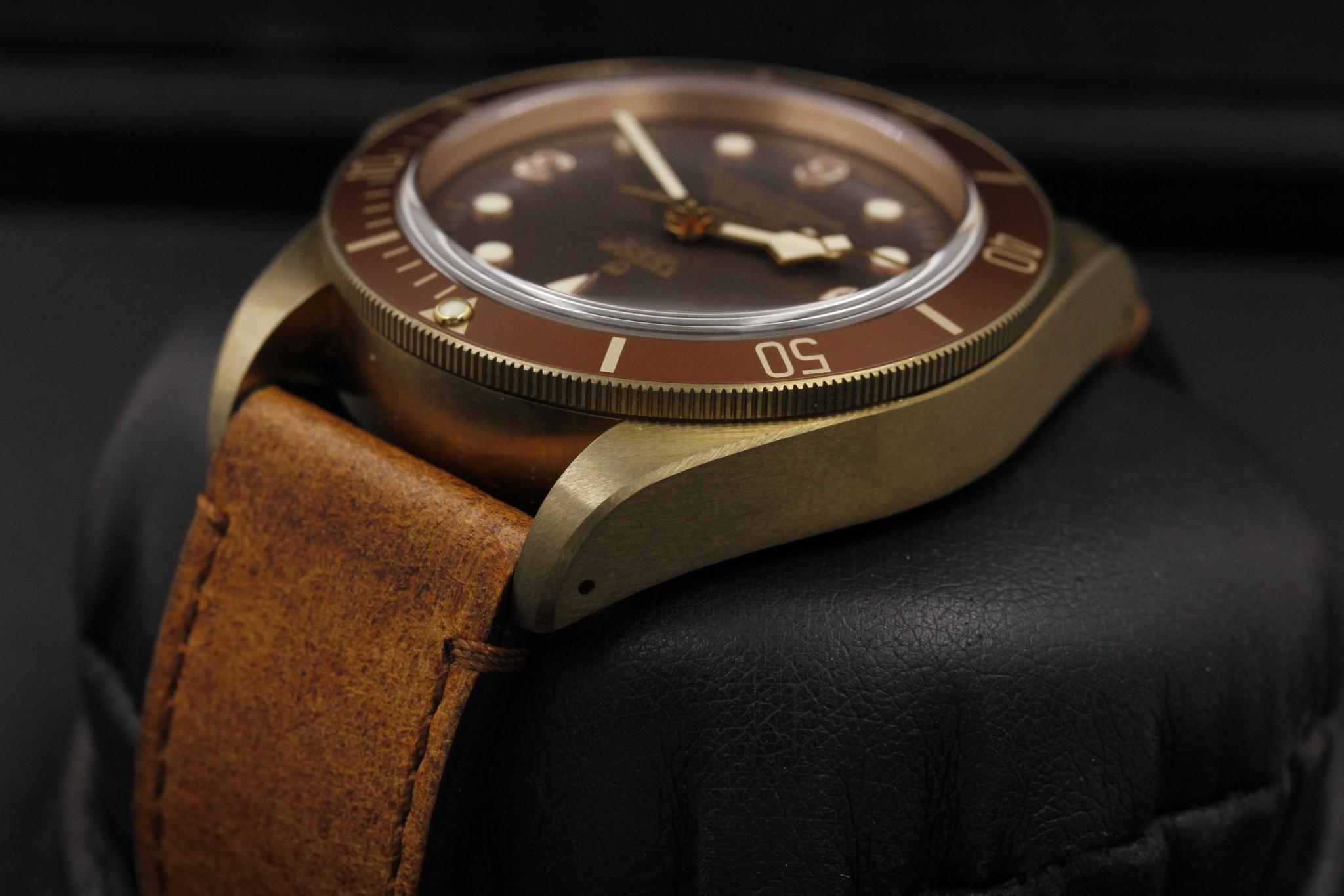 Watch Image 5