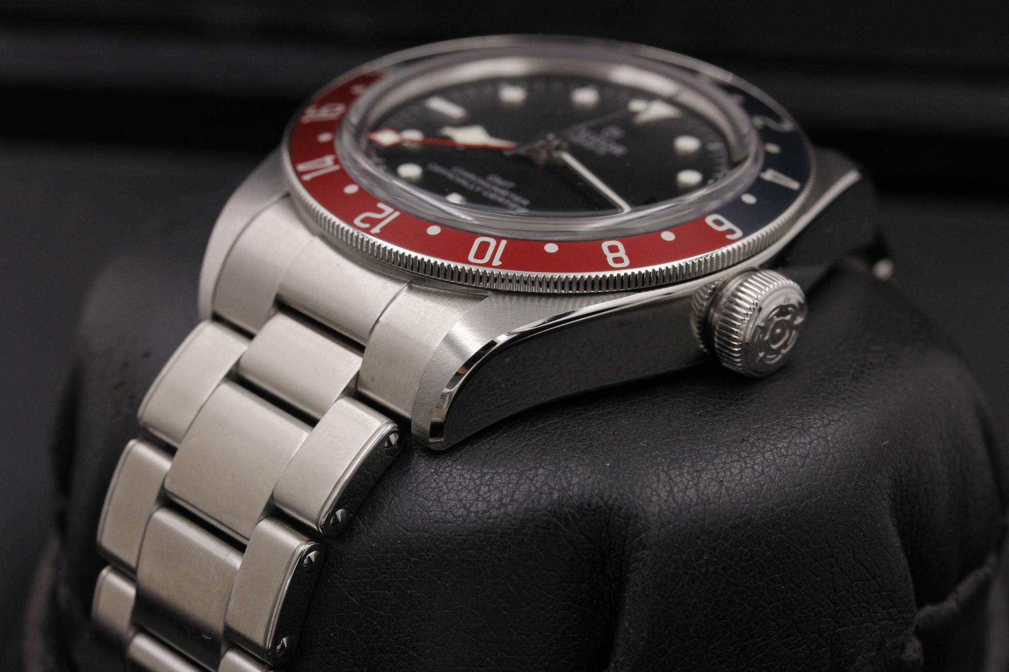 Watch Image 2