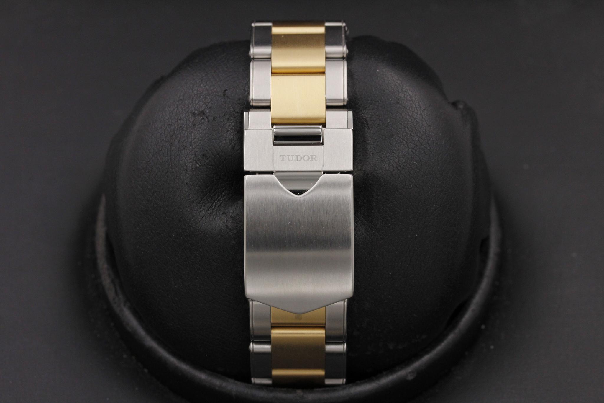 Watch Image 8