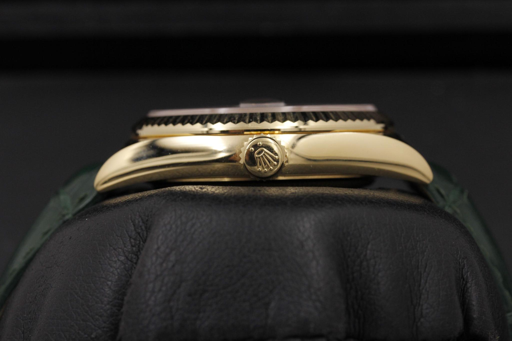 Watch Image 3