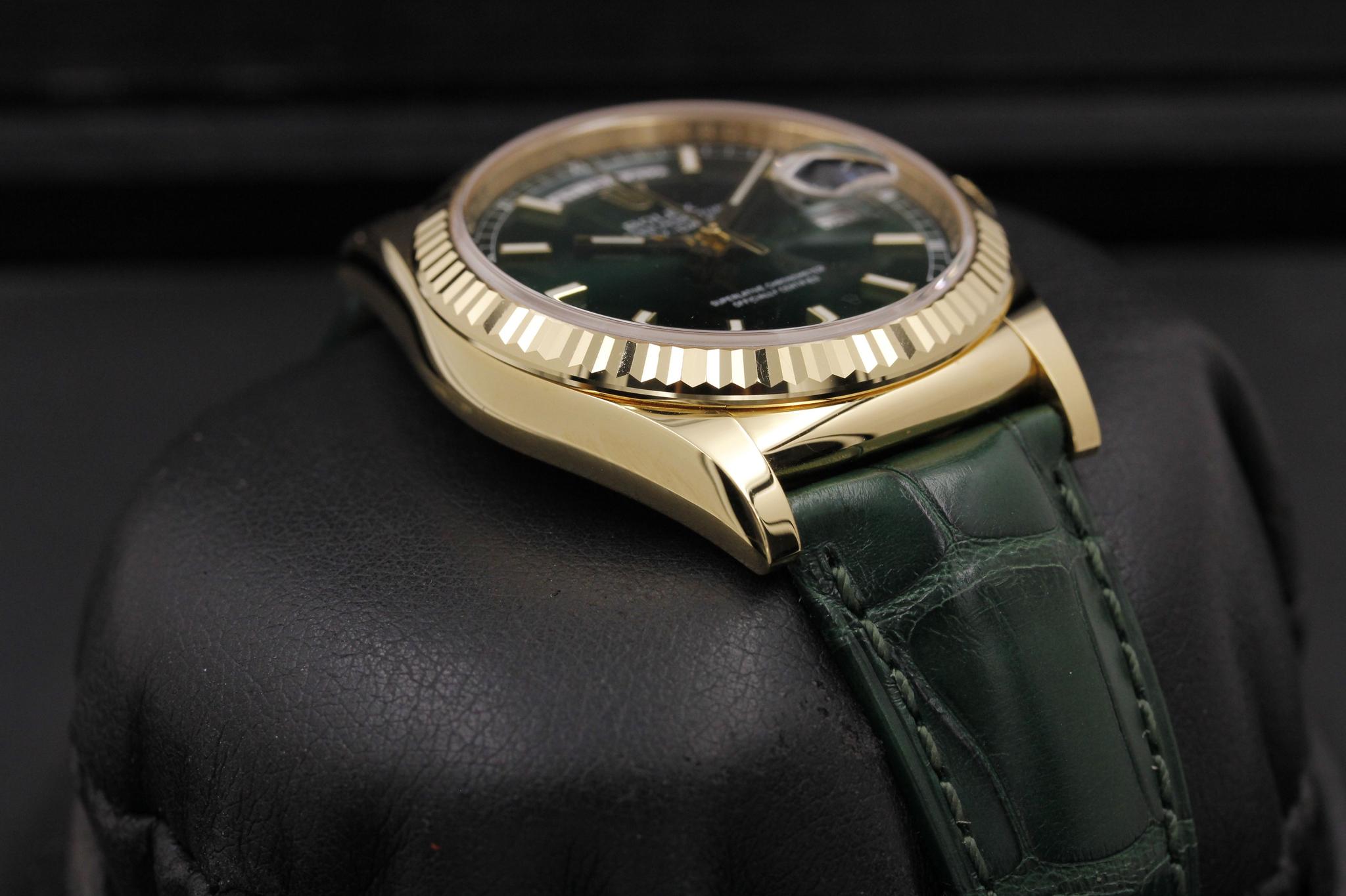 Watch Image 6