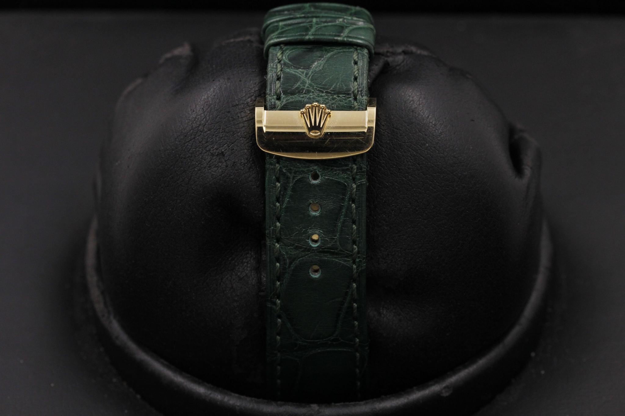 Watch Image 8