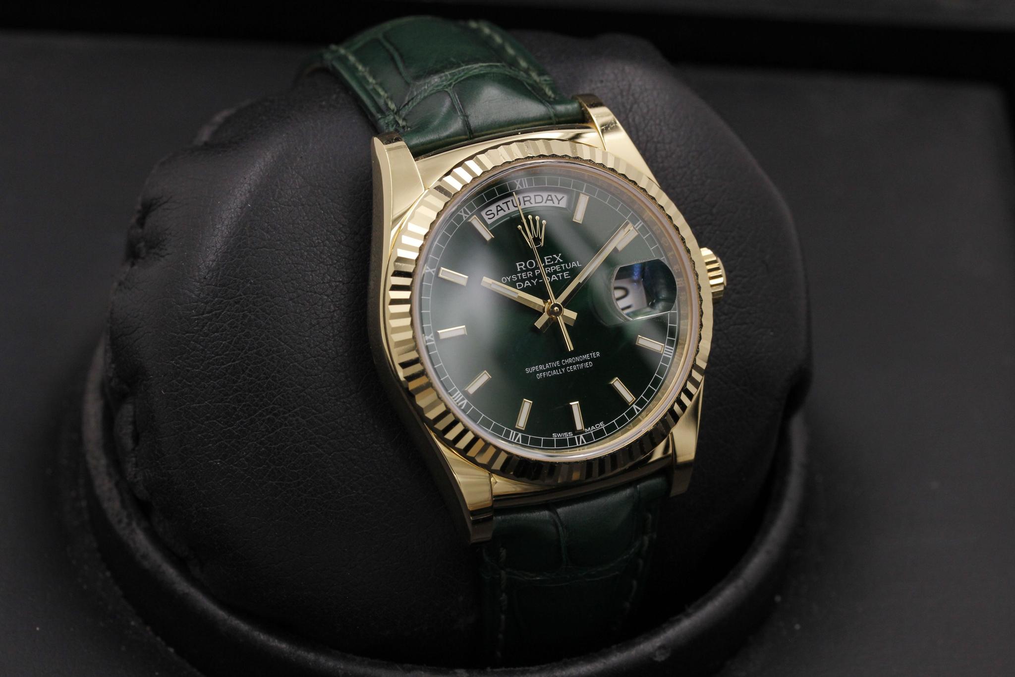 Watch Image 11
