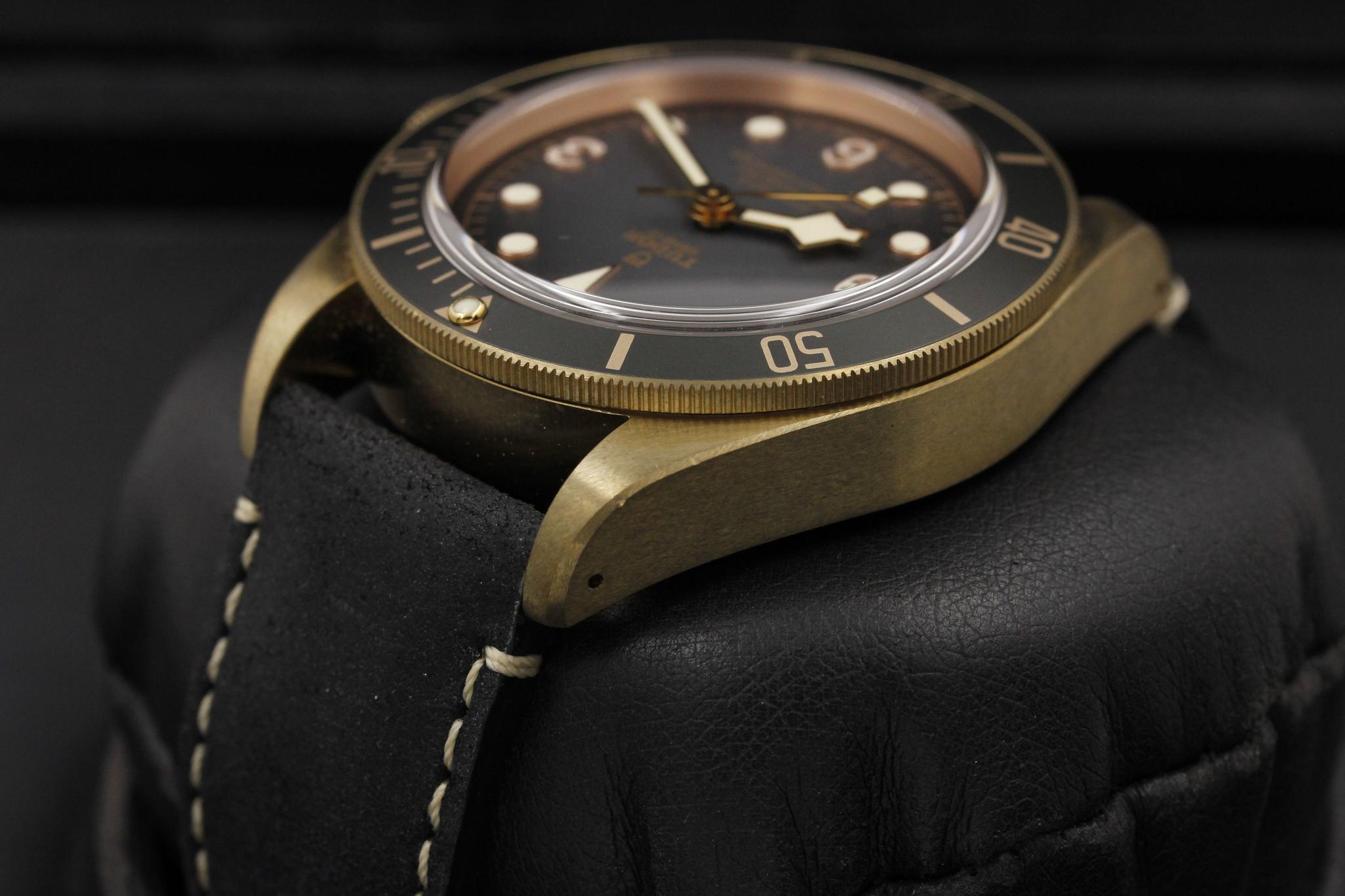 Watch Image 5