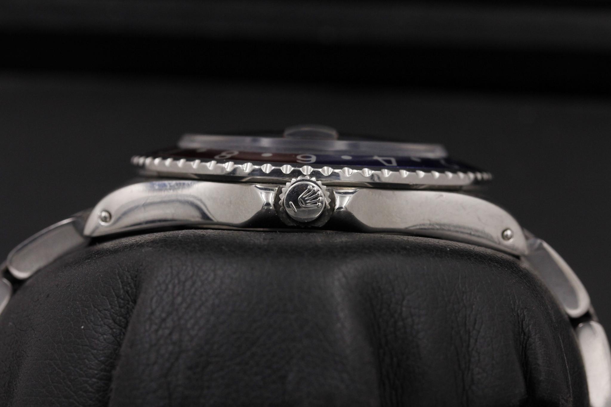Watch Image 4