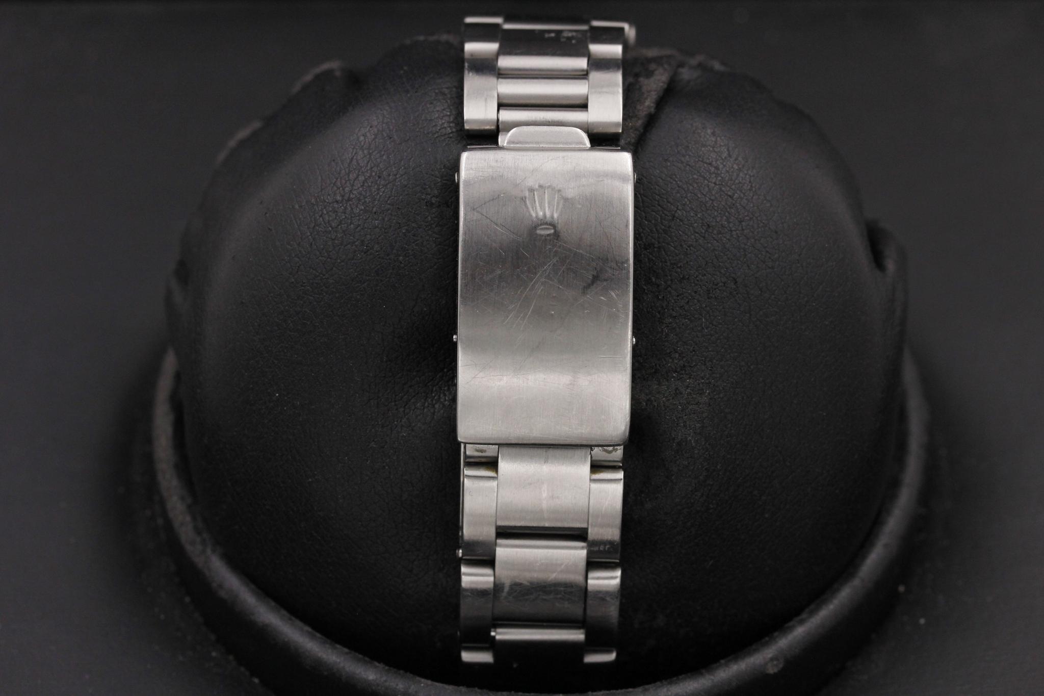 Watch Image 9