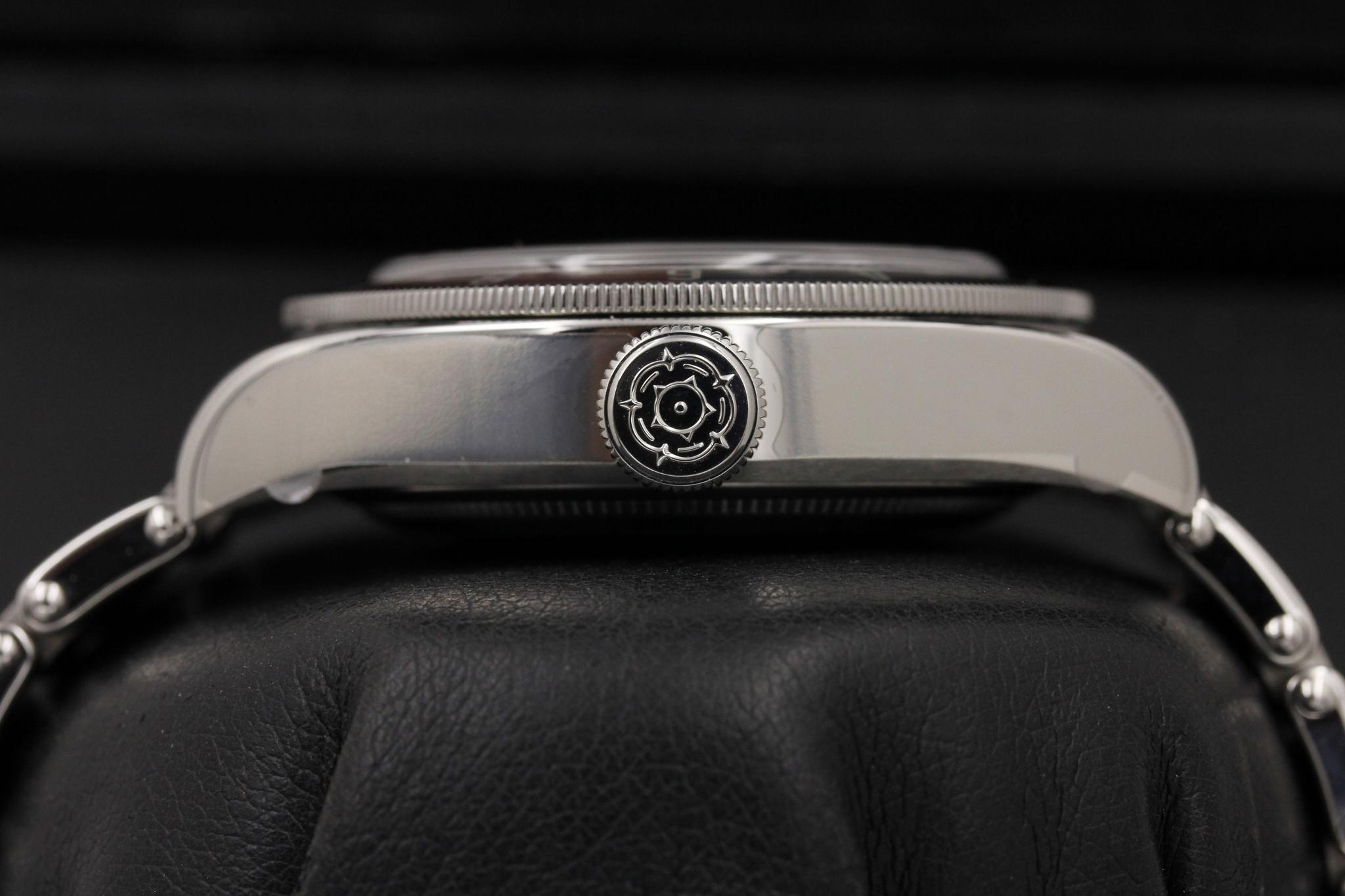 Watch Image 3