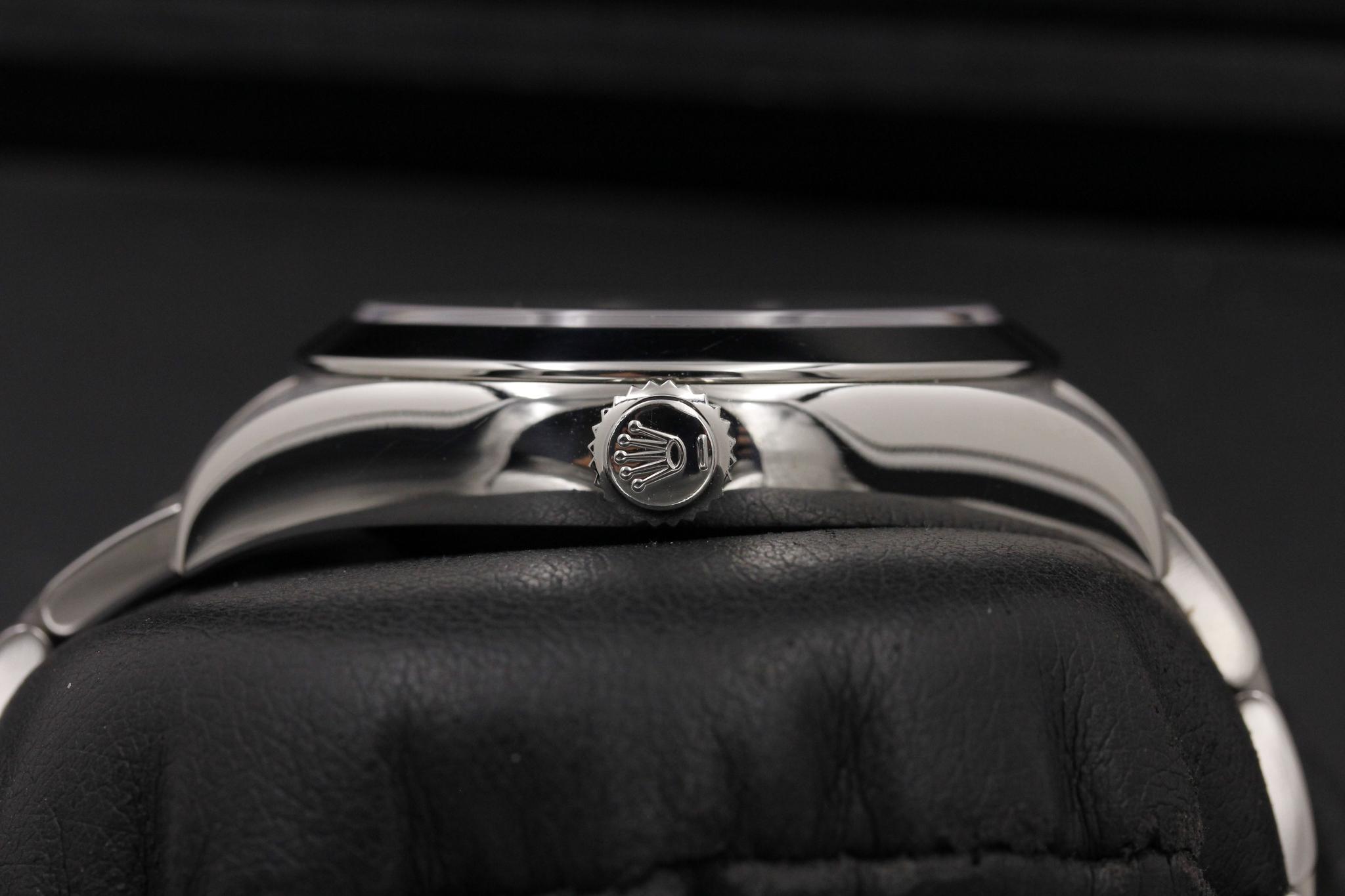 Watch Image 3