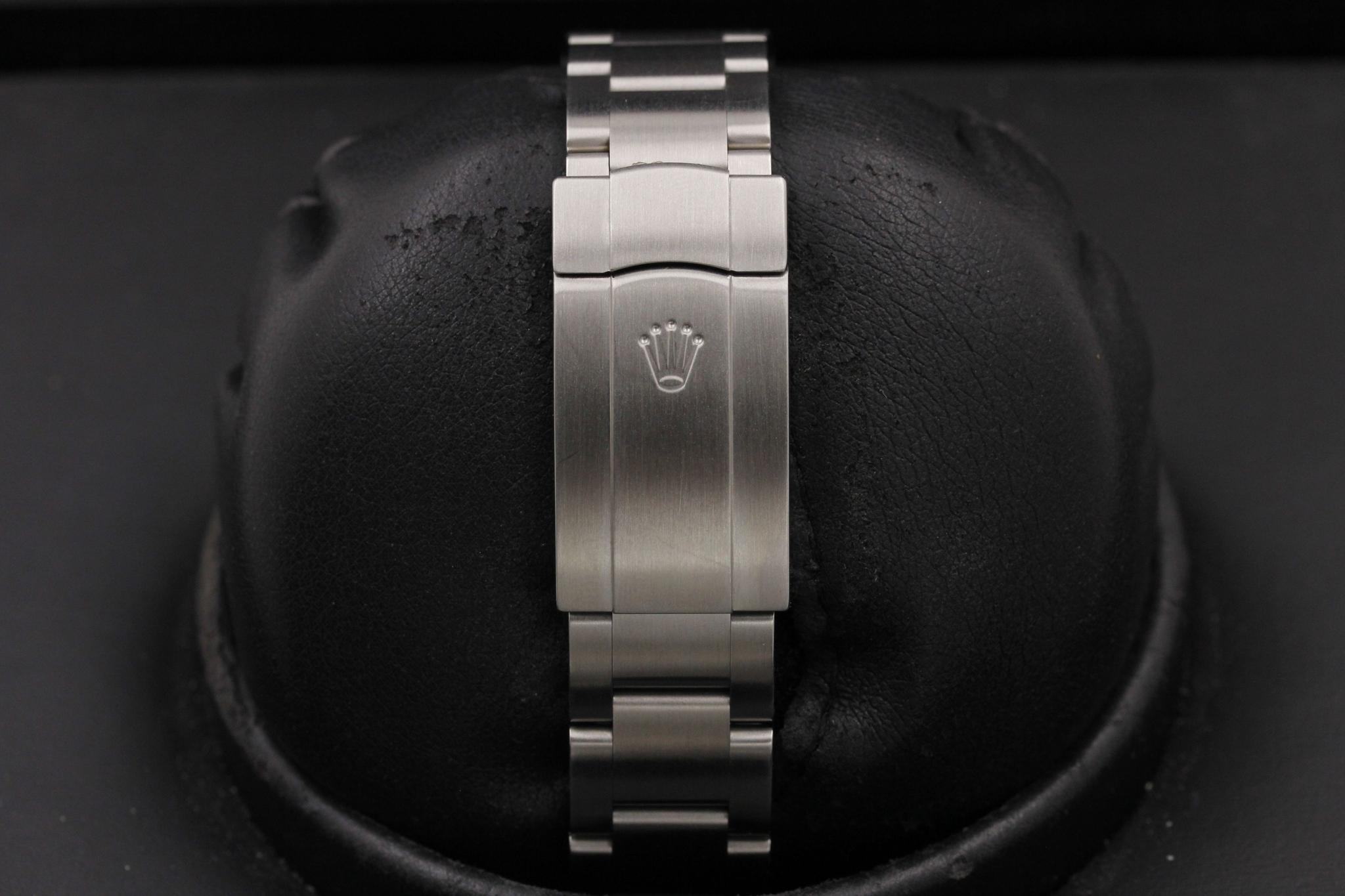 Watch Image 8
