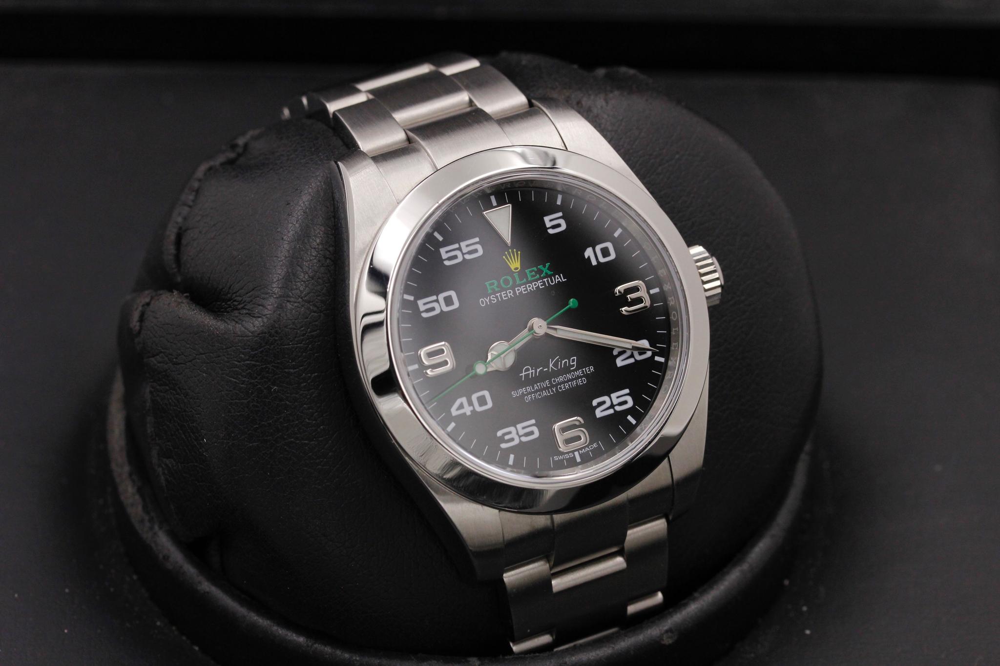 Watch Image 10