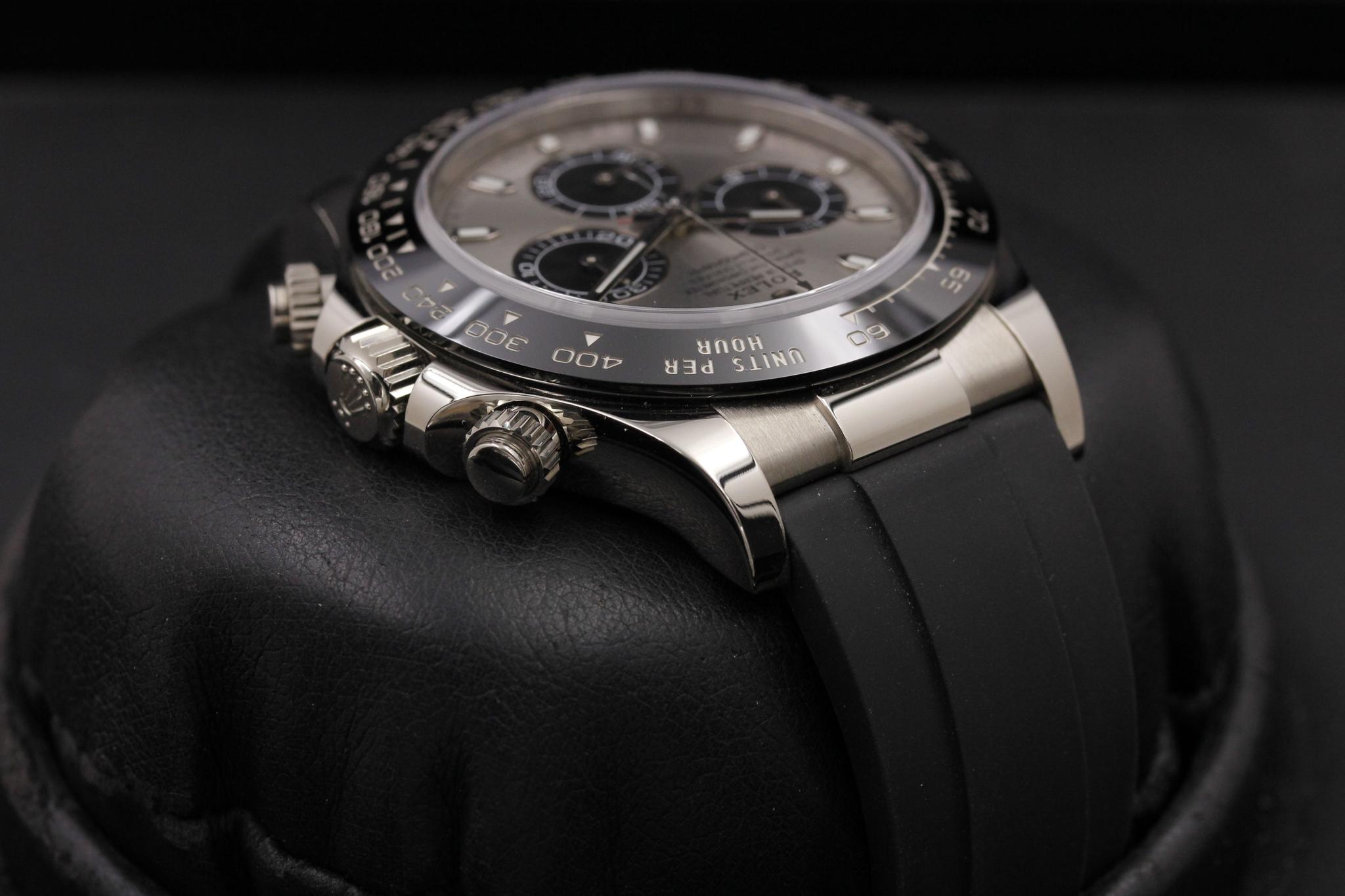 Watch Image 4