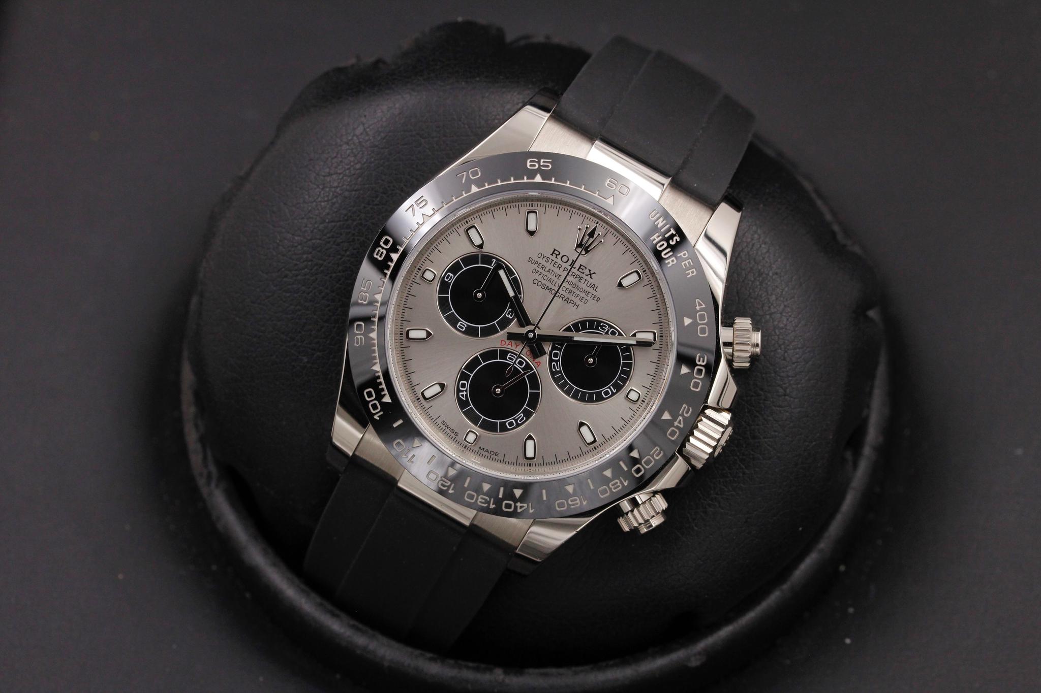 Watch Image 9