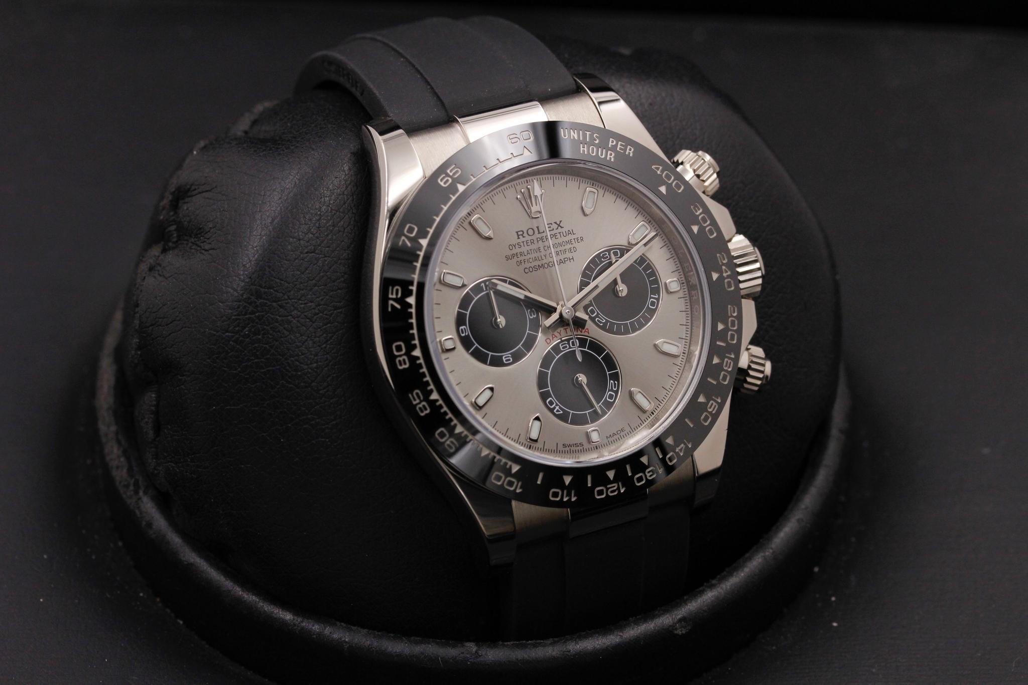 Watch Image 10