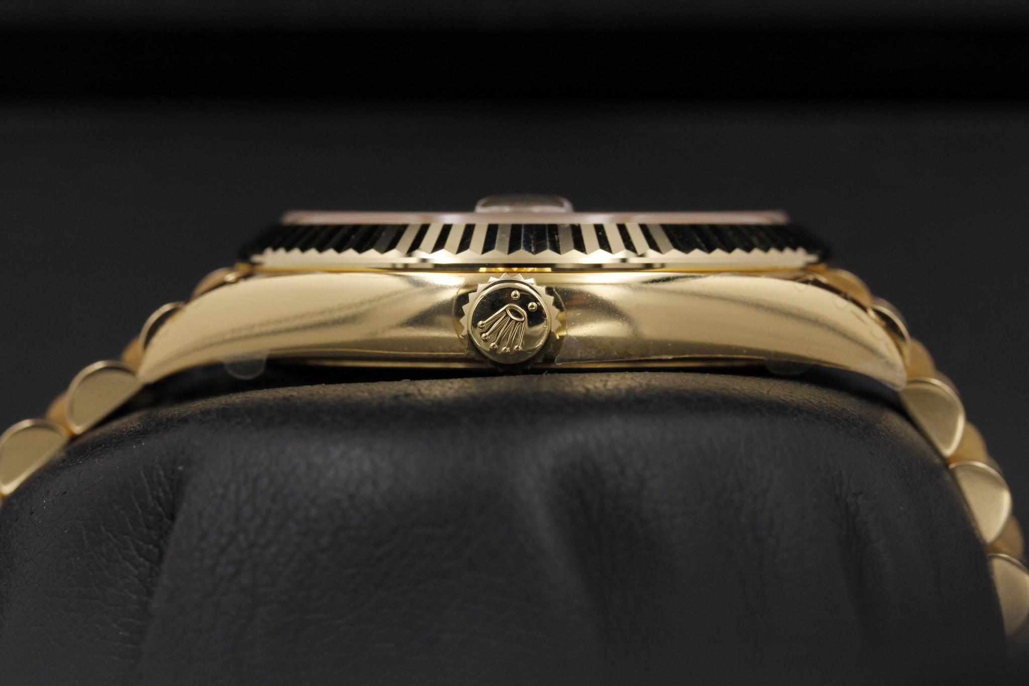 Watch Image 3