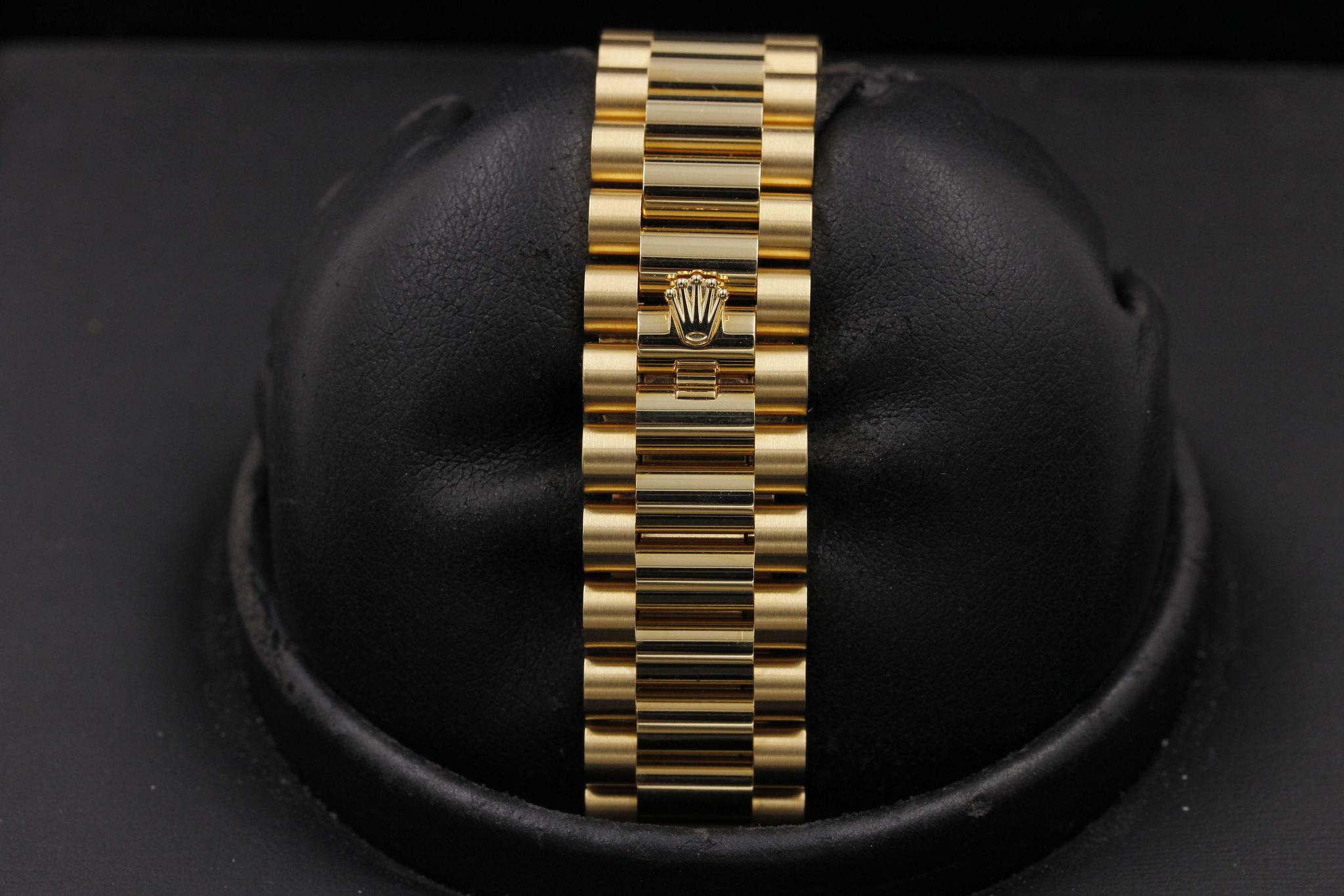Watch Image 8