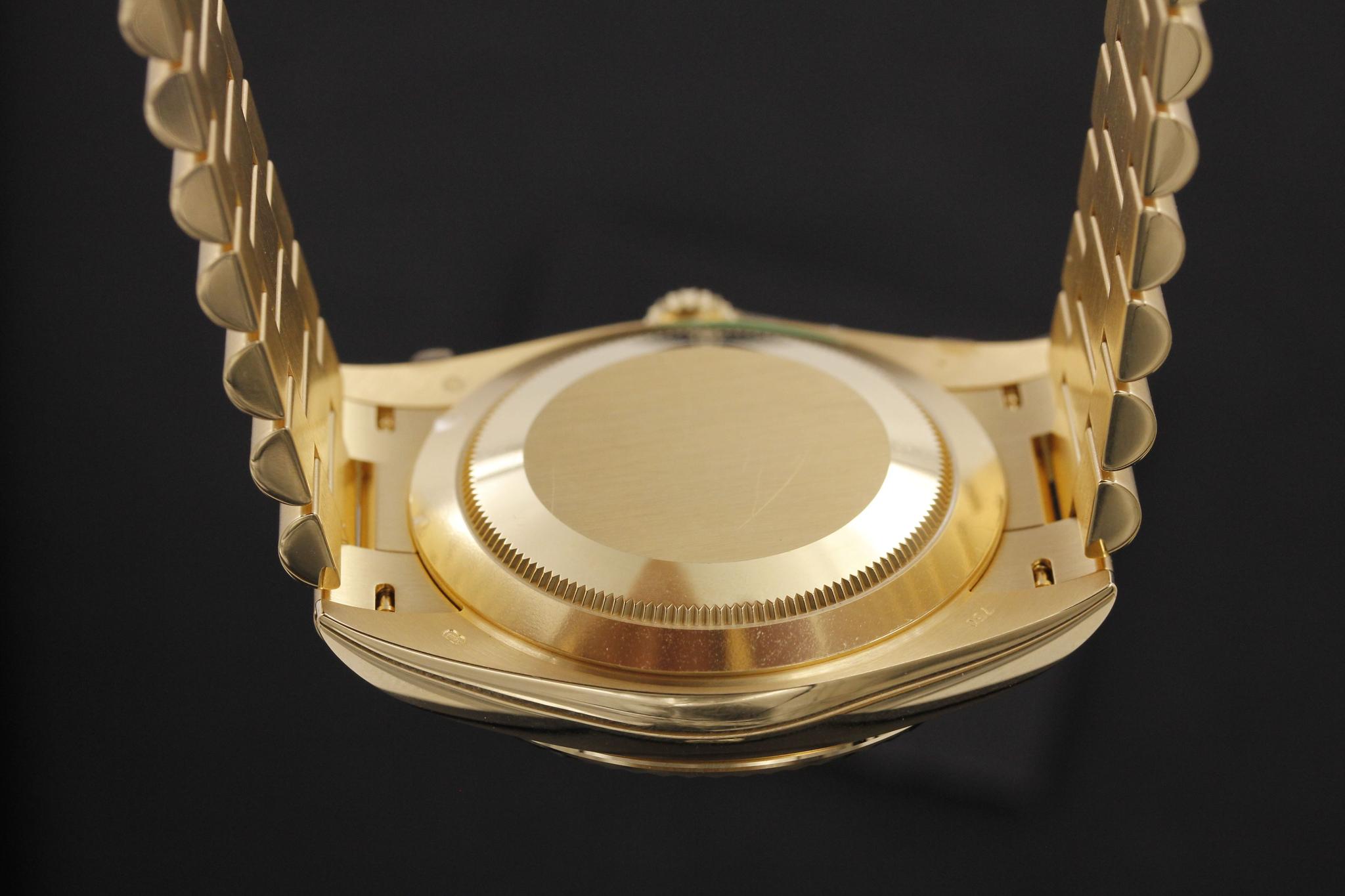 Watch Image 7