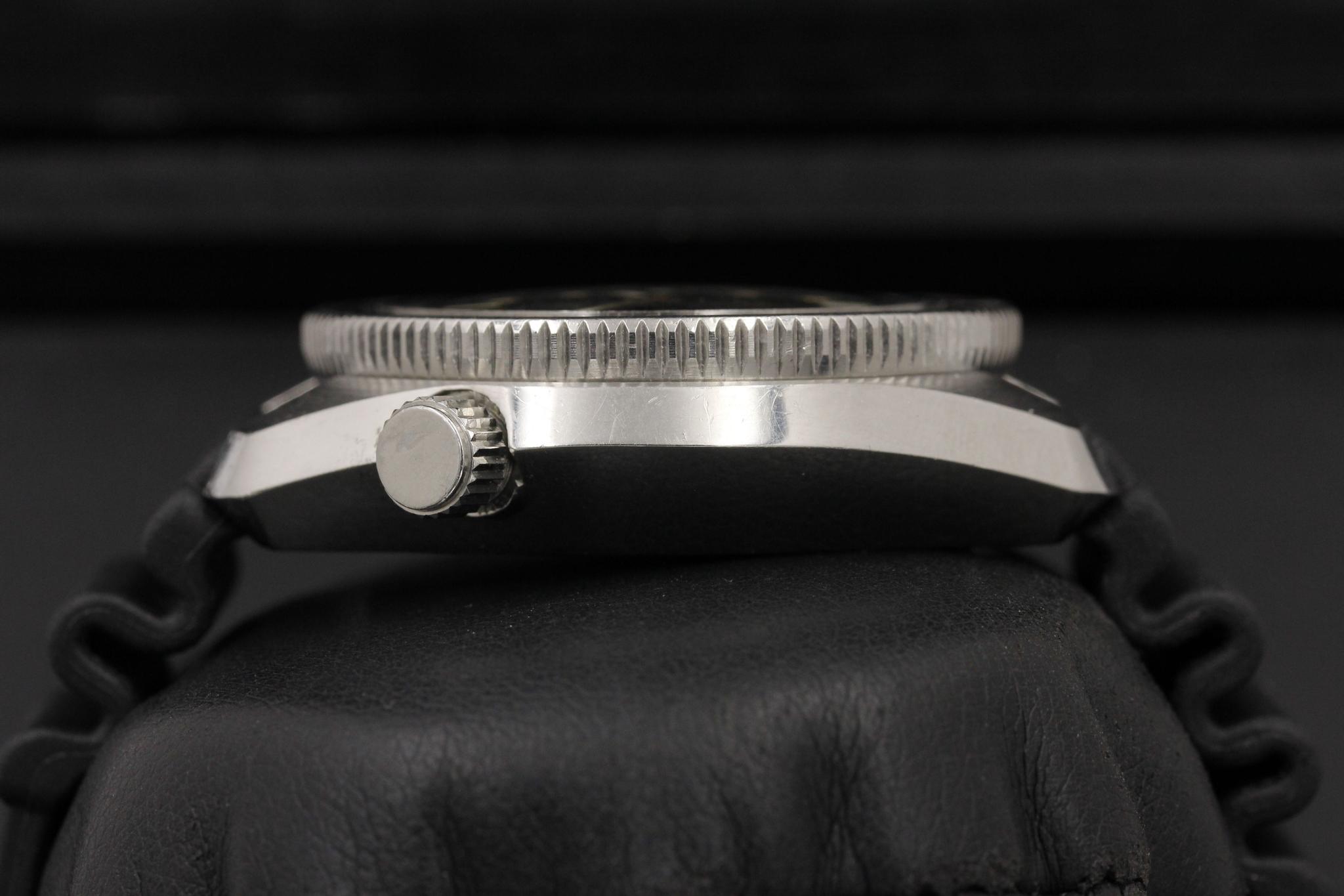Watch Image 4