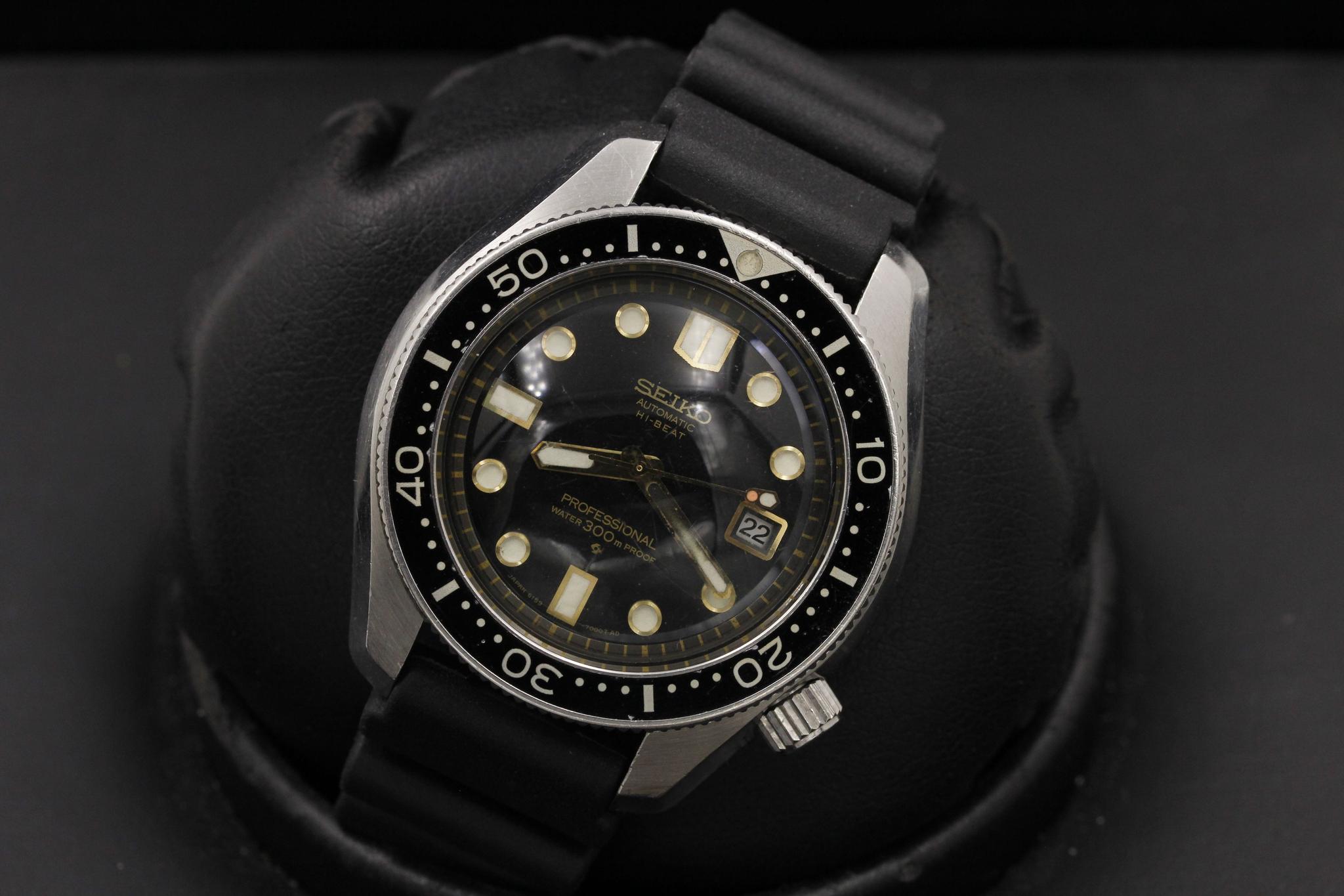 Watch Image 10