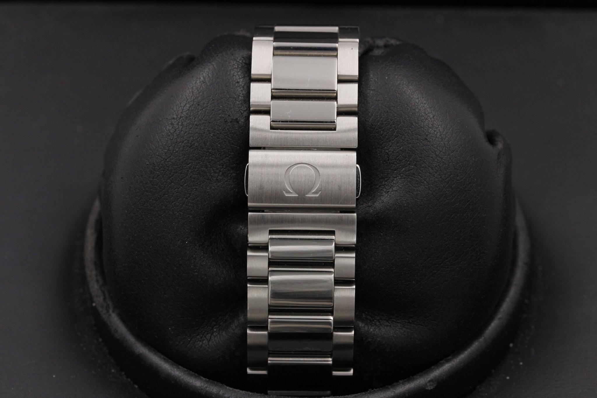 Watch Image 8