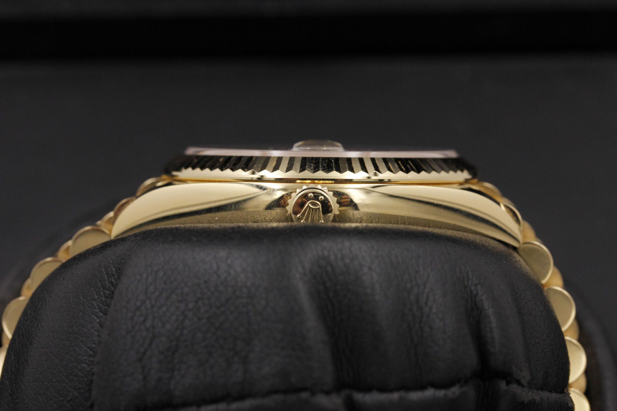 Watch Image 3