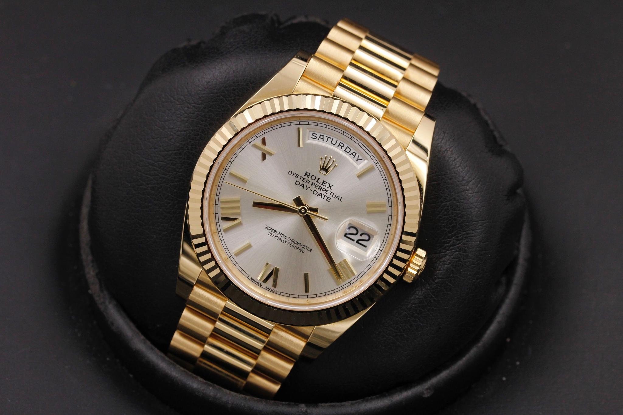Watch Image 9