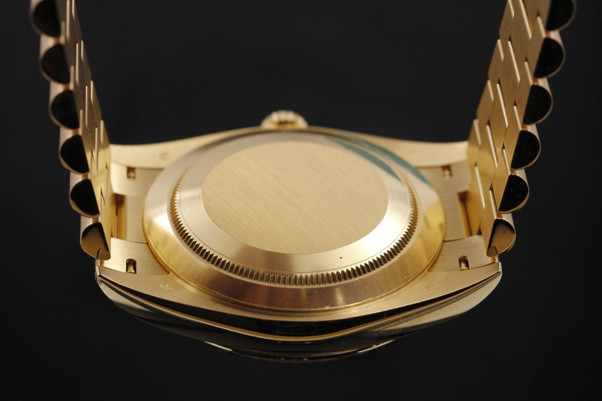 Watch Image 7