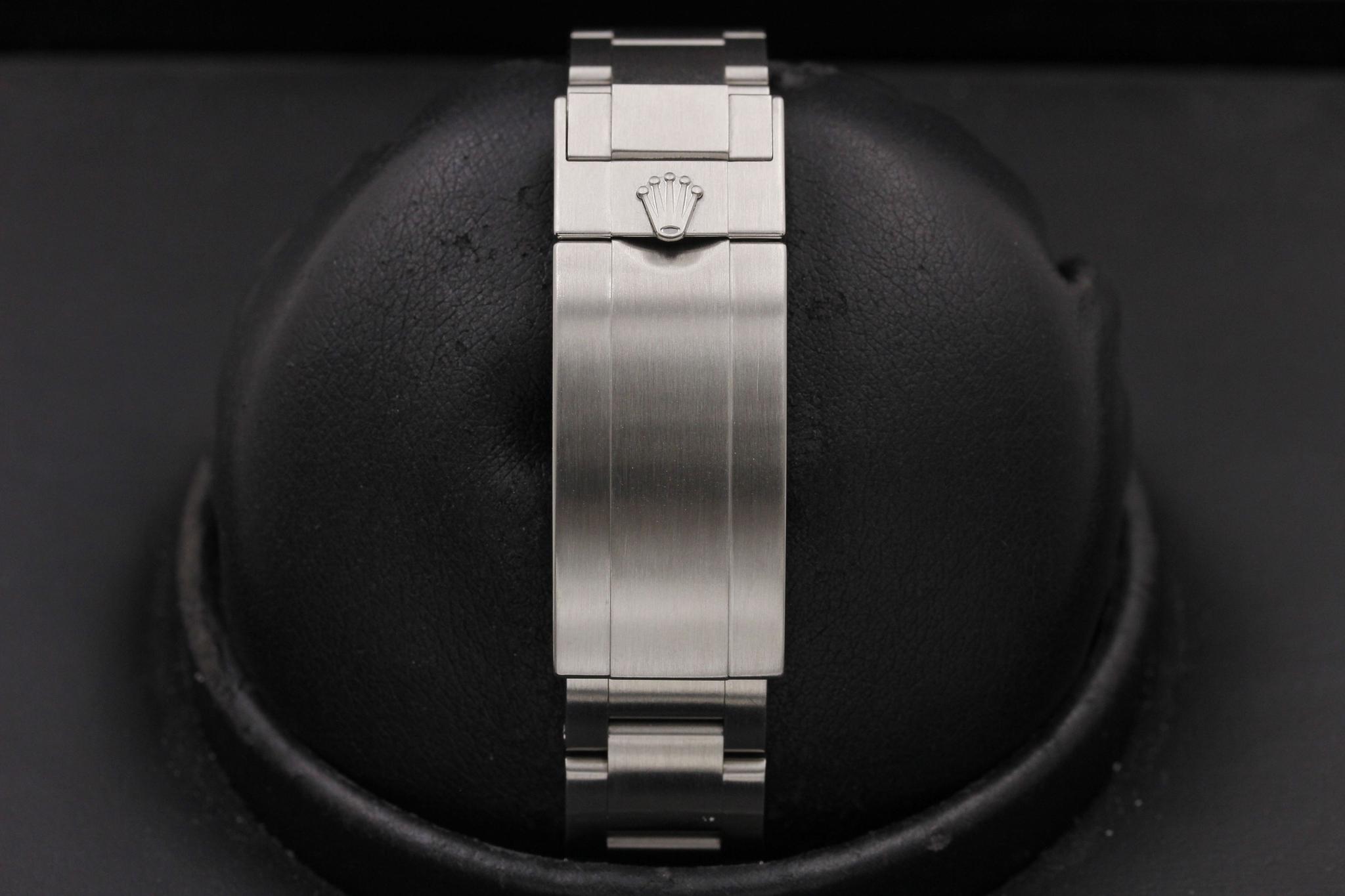 Watch Image 8