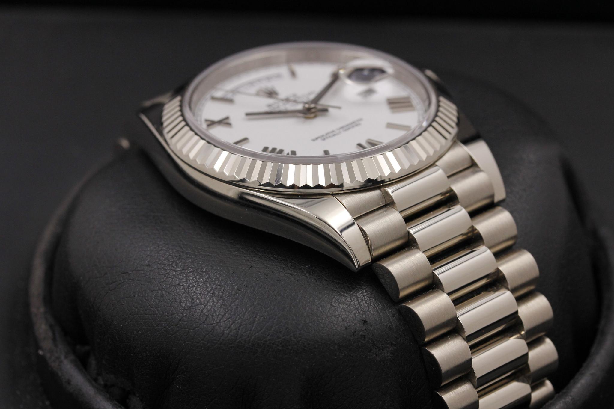 Watch Image 6