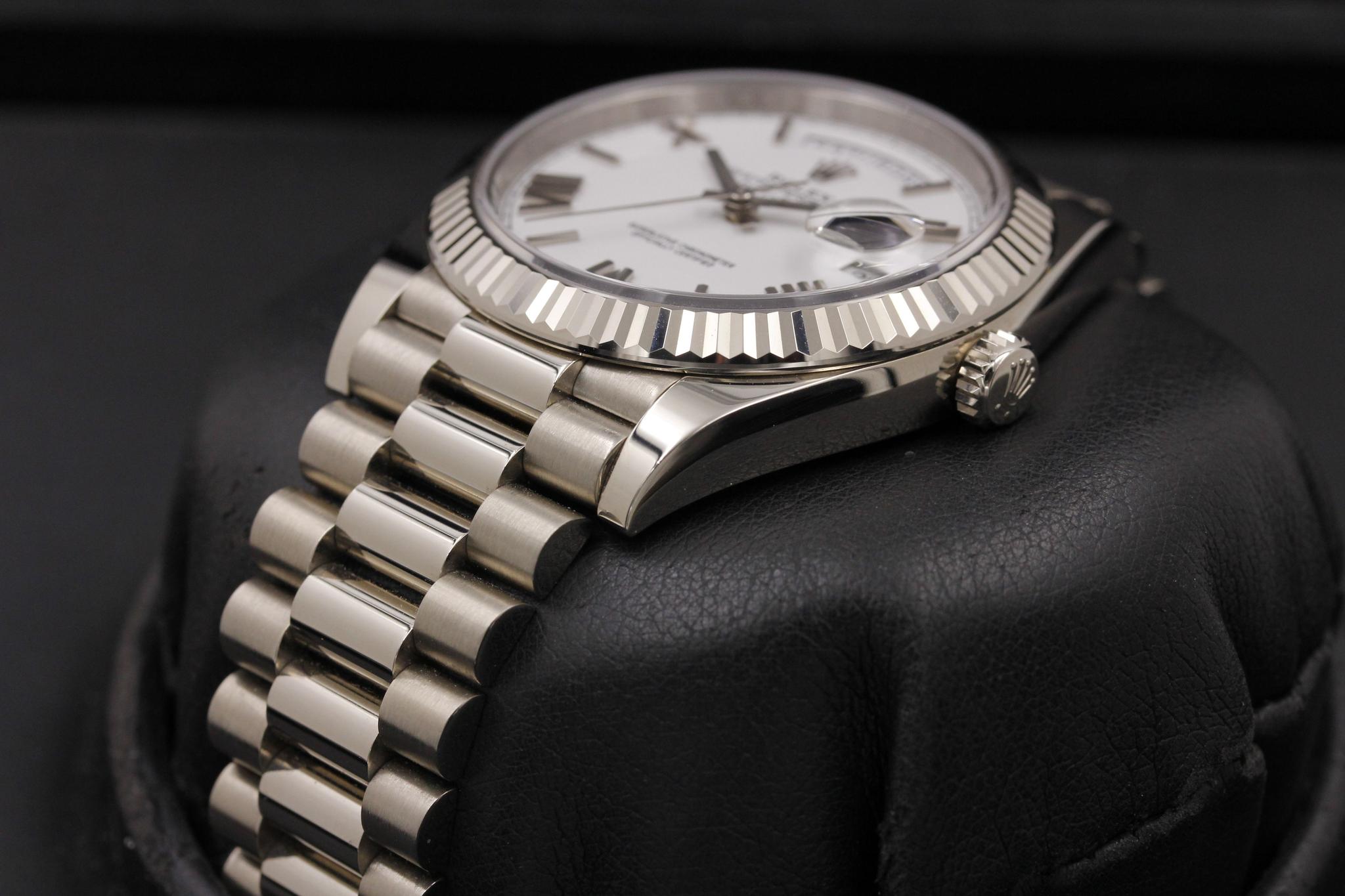 Watch Image 2