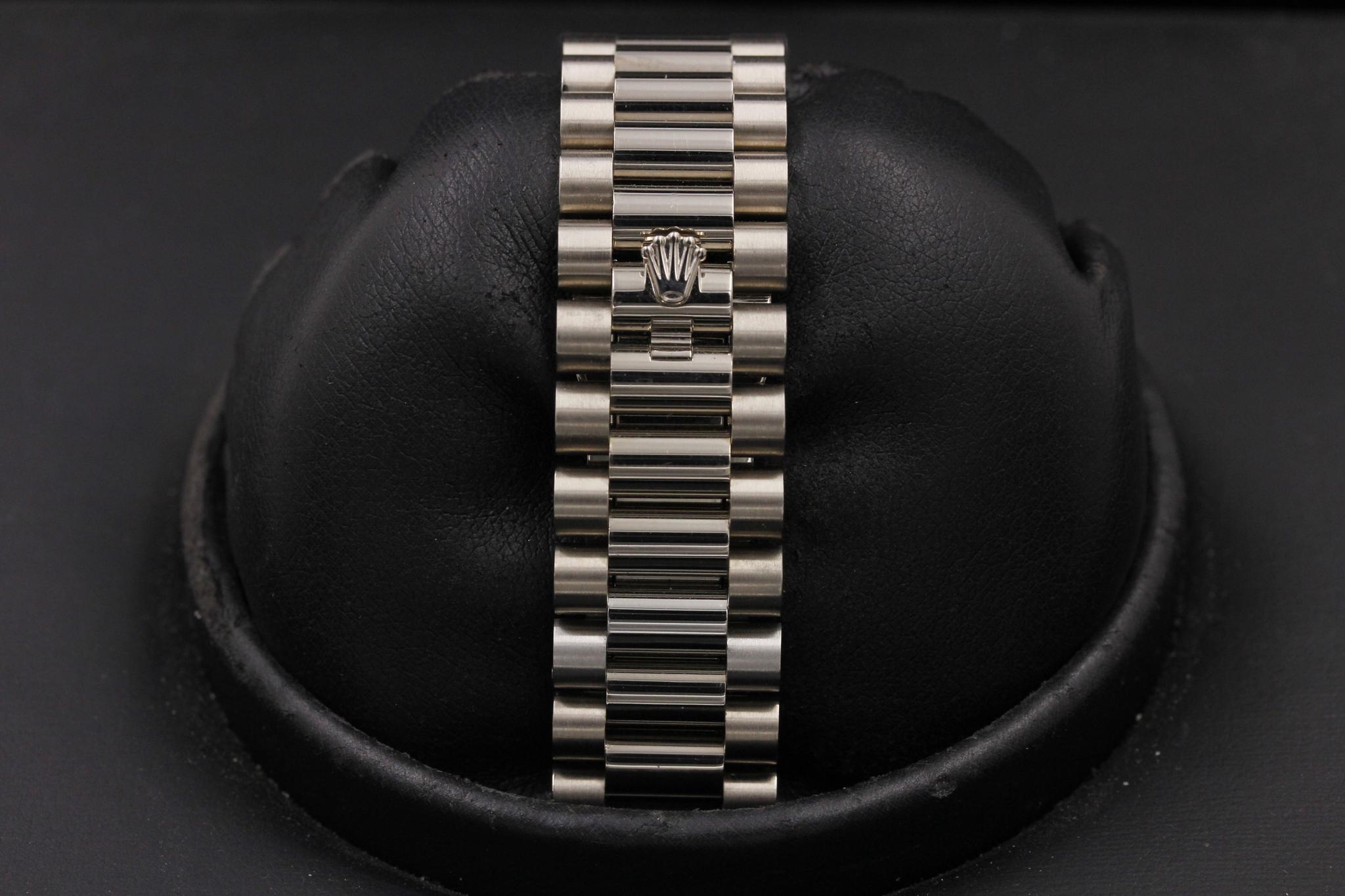 Watch Image 7