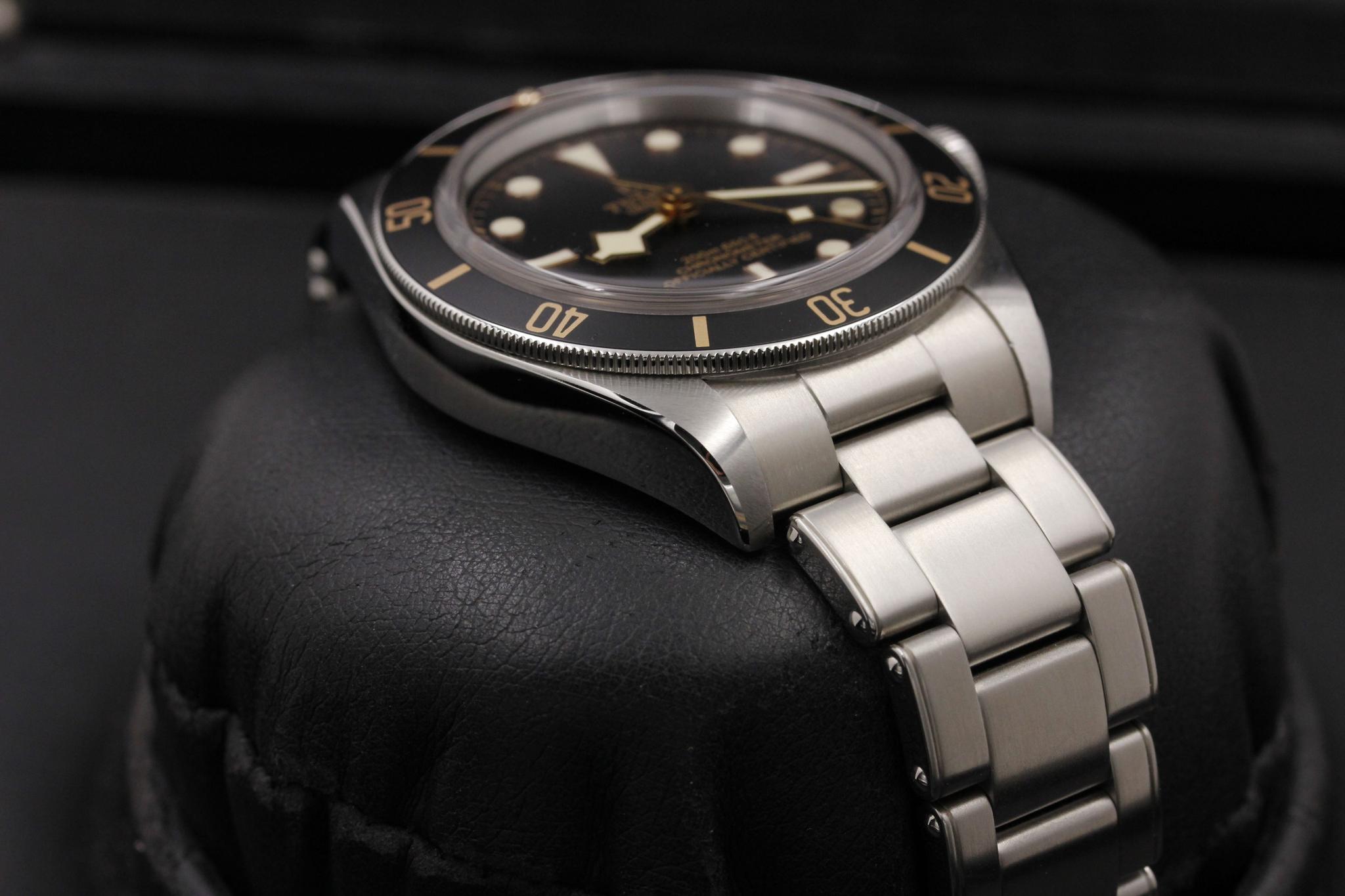 Watch Image 6