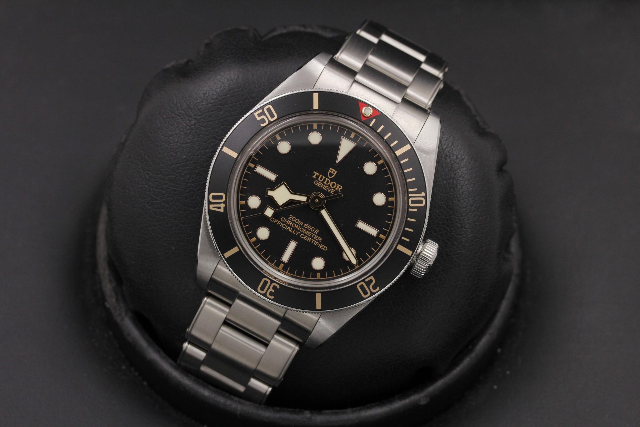 Watch Image 9