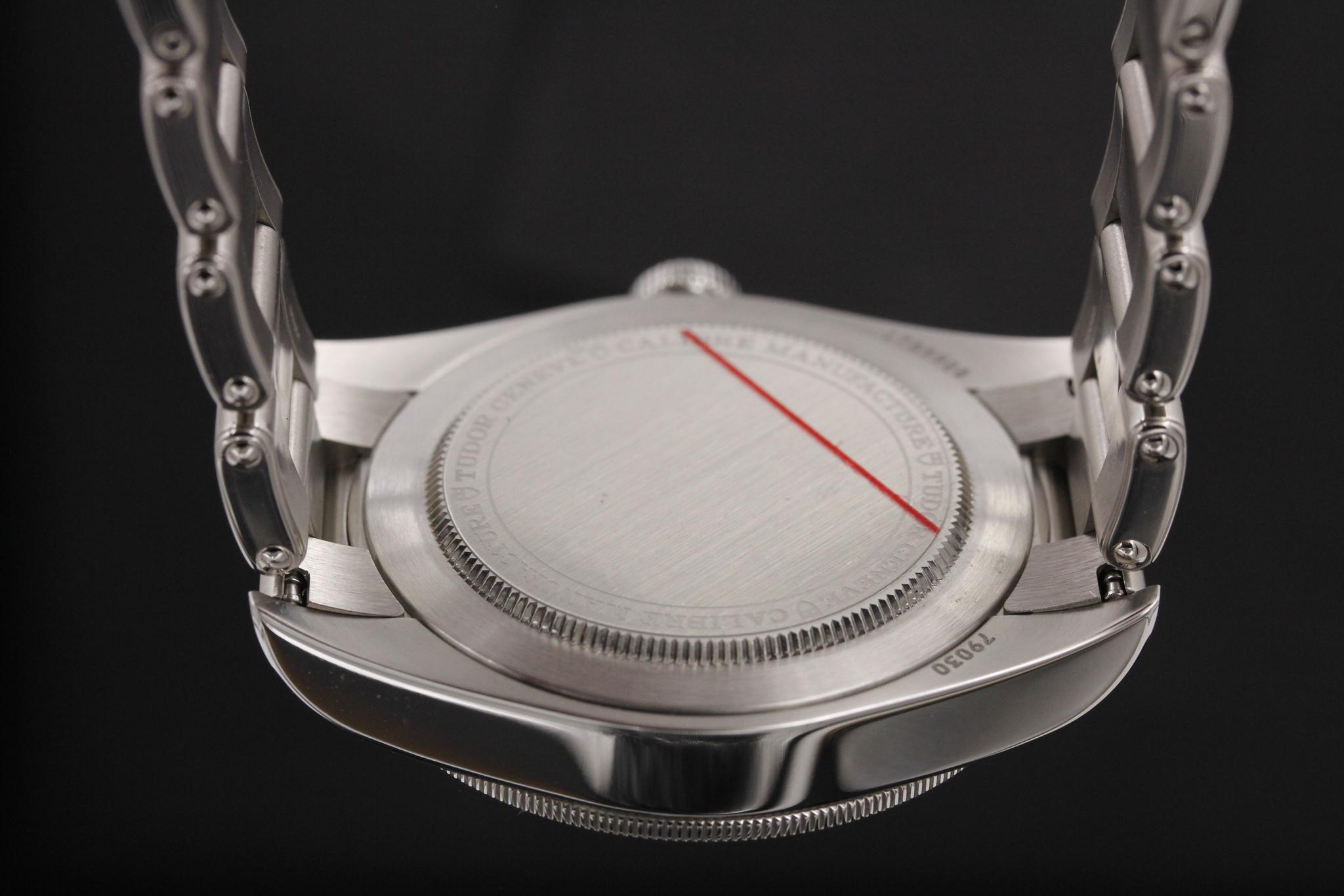 Watch Image 7