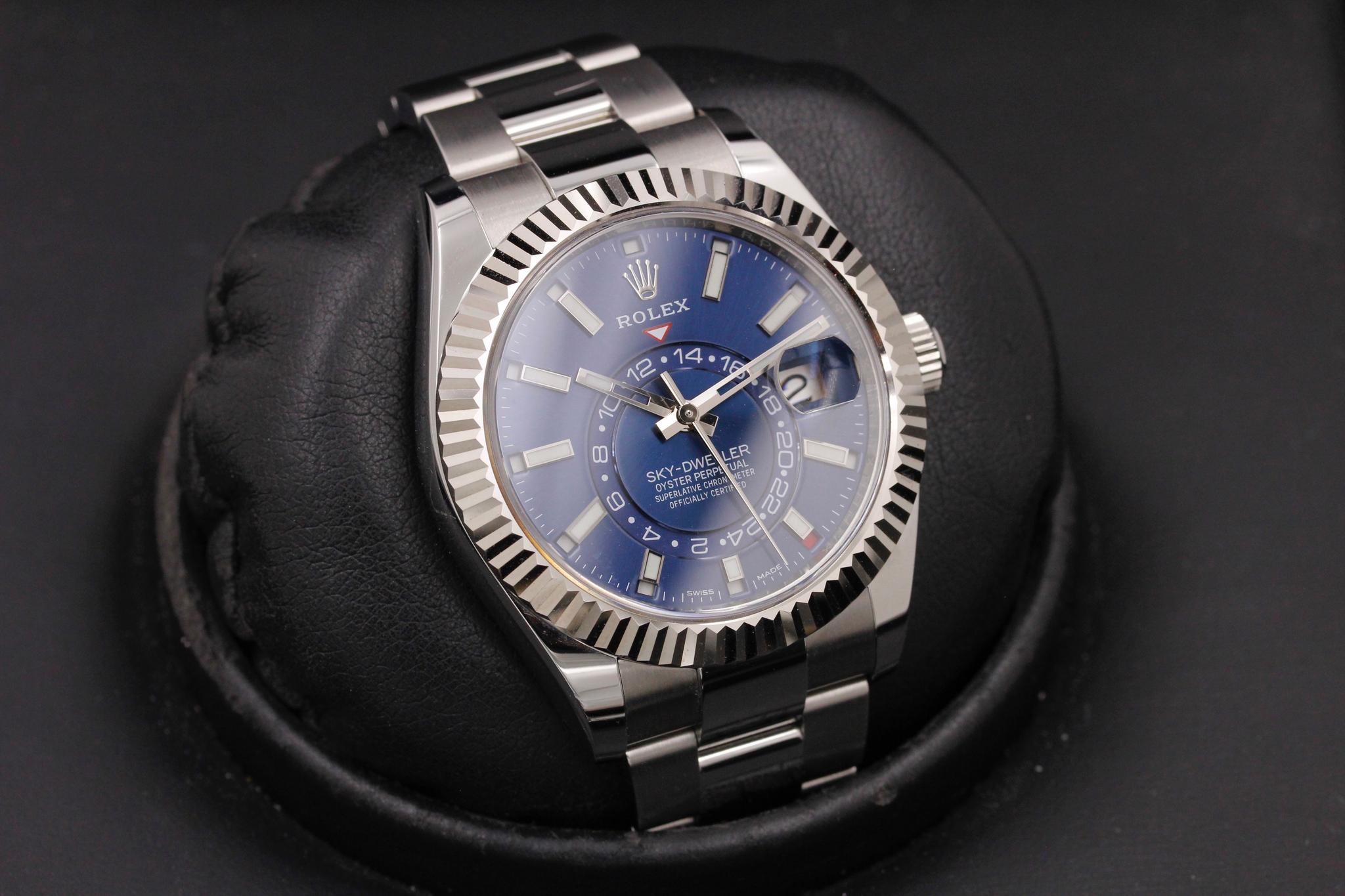 Watch Image 8