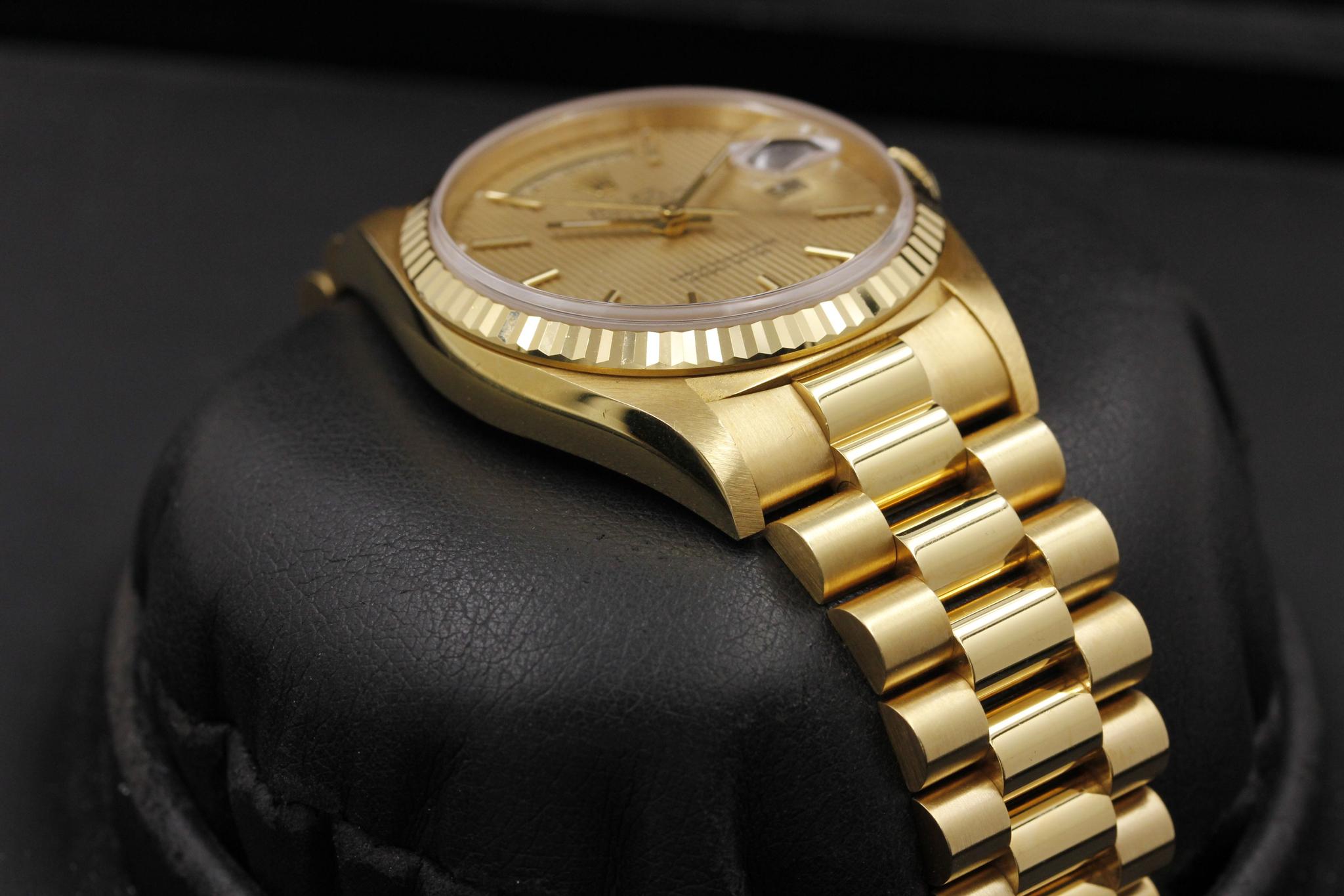Watch Image 6