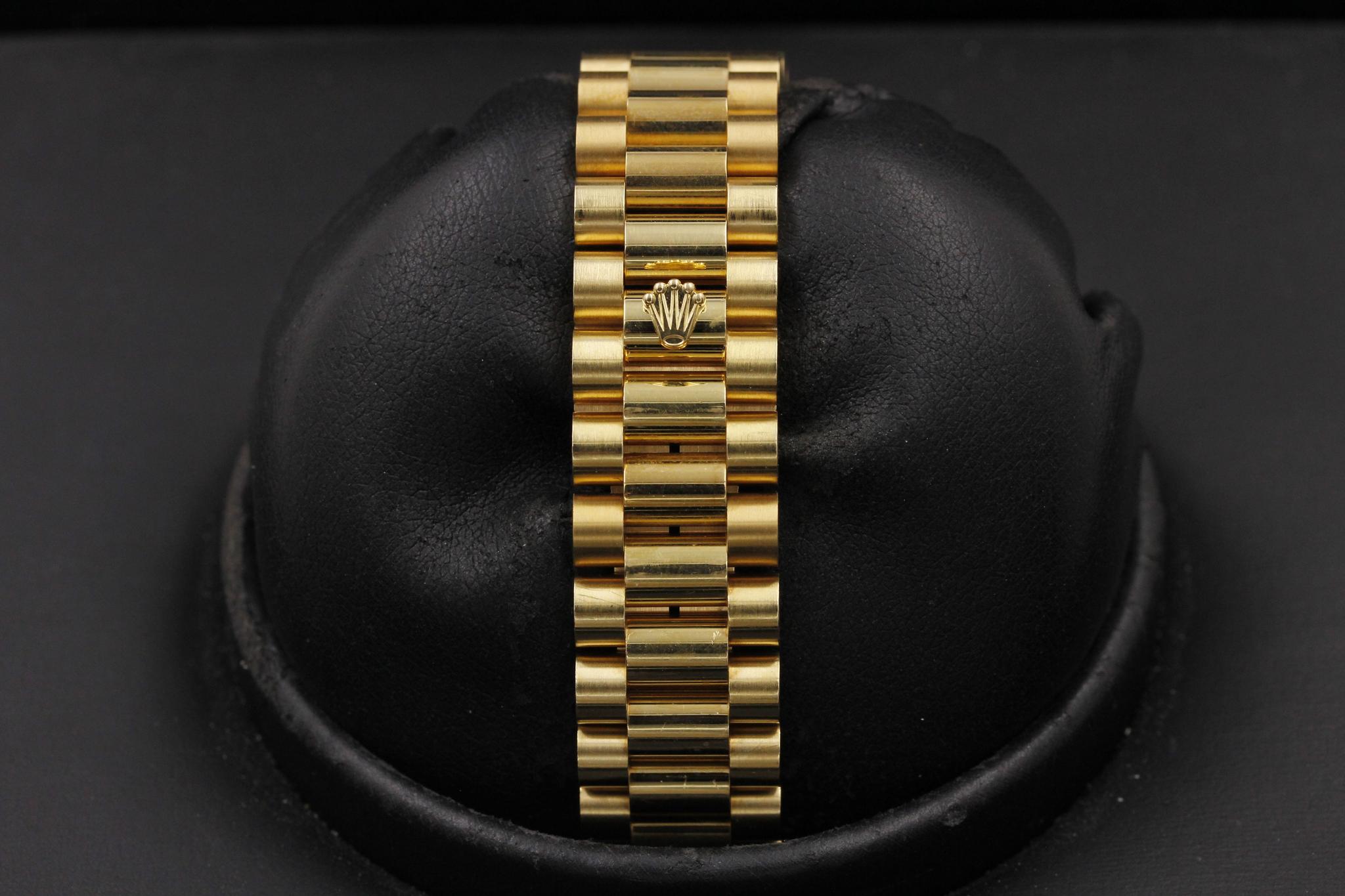 Watch Image 8