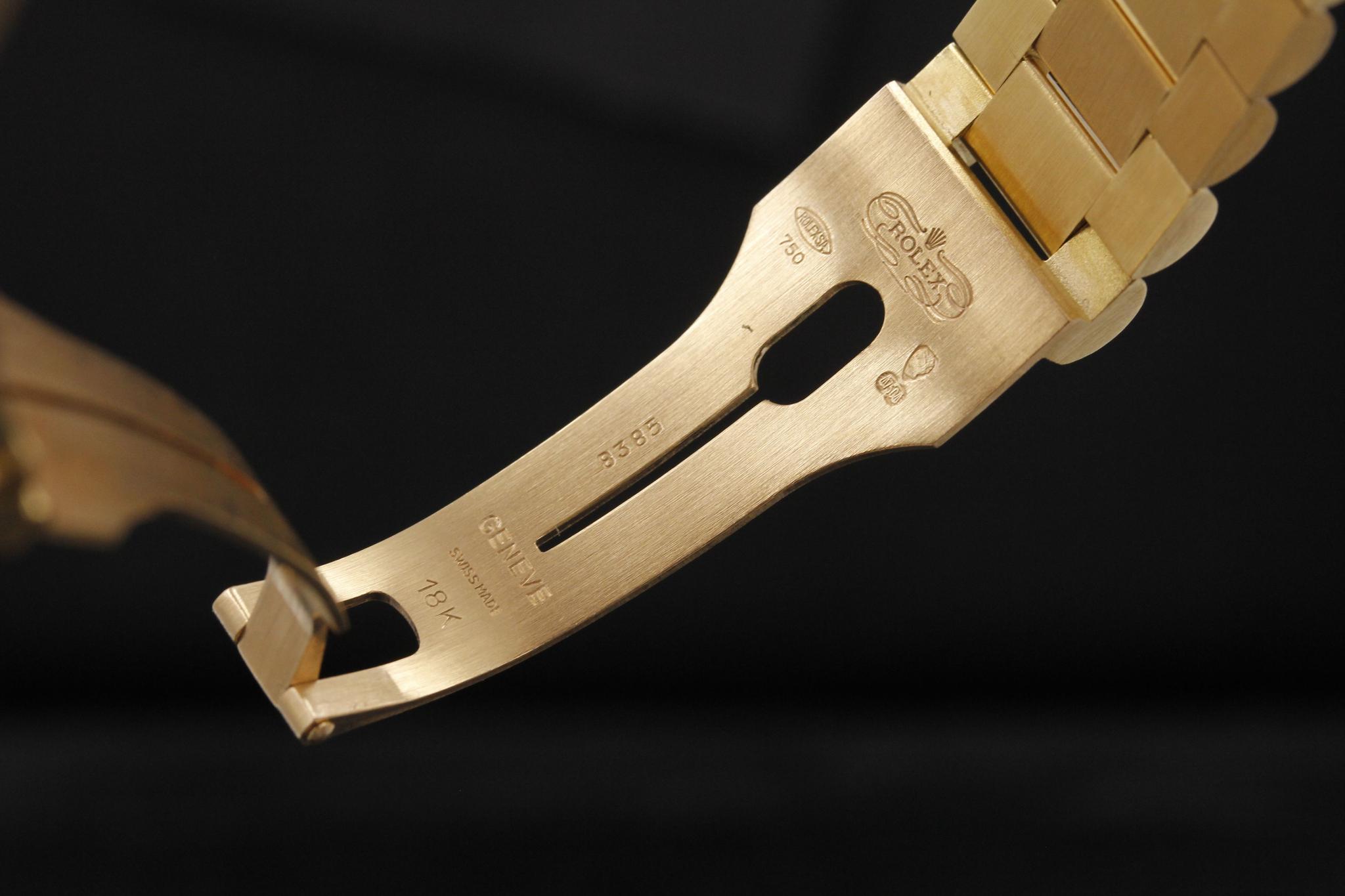 Watch Image 9