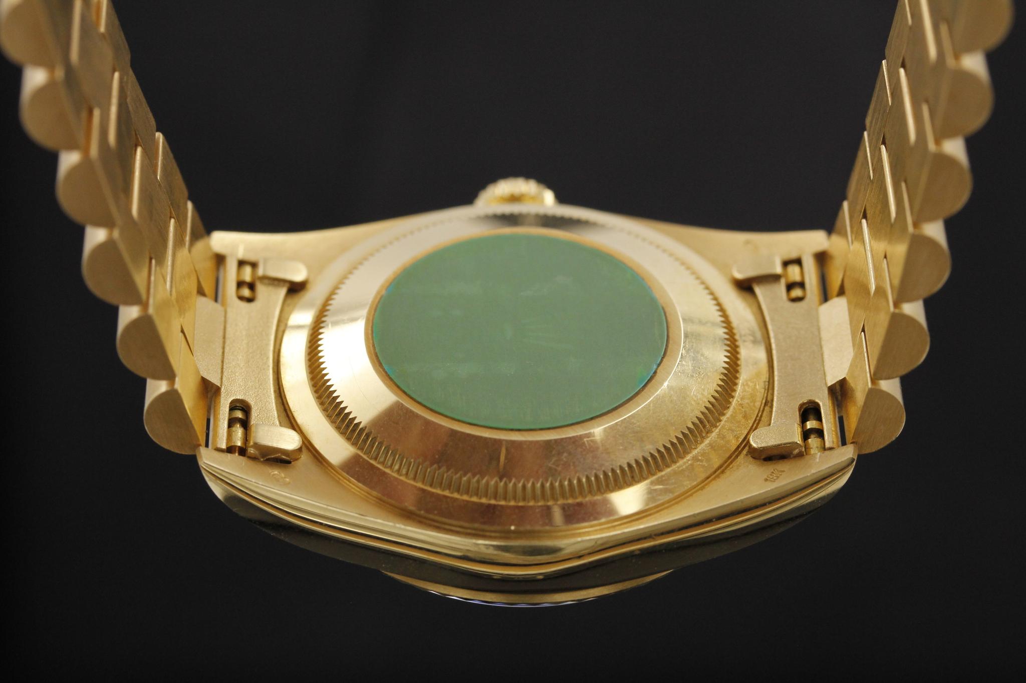 Watch Image 7