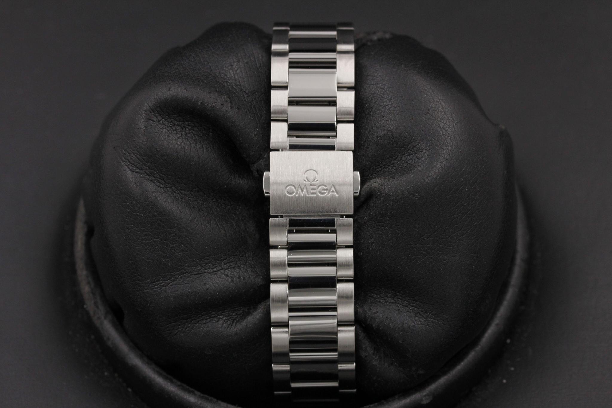 Watch Image 8