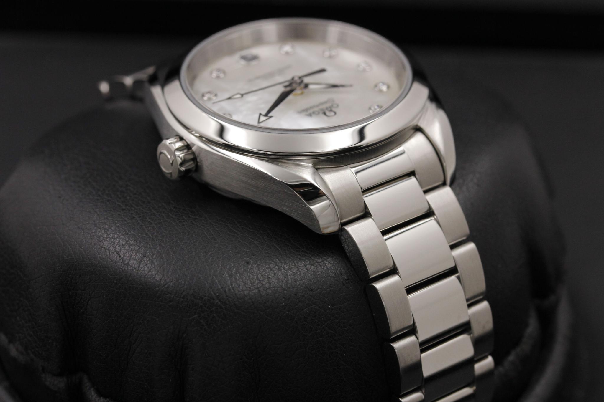 Watch Image 4