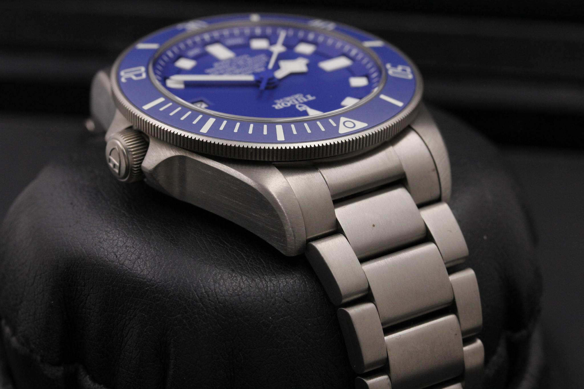 Watch Image 4
