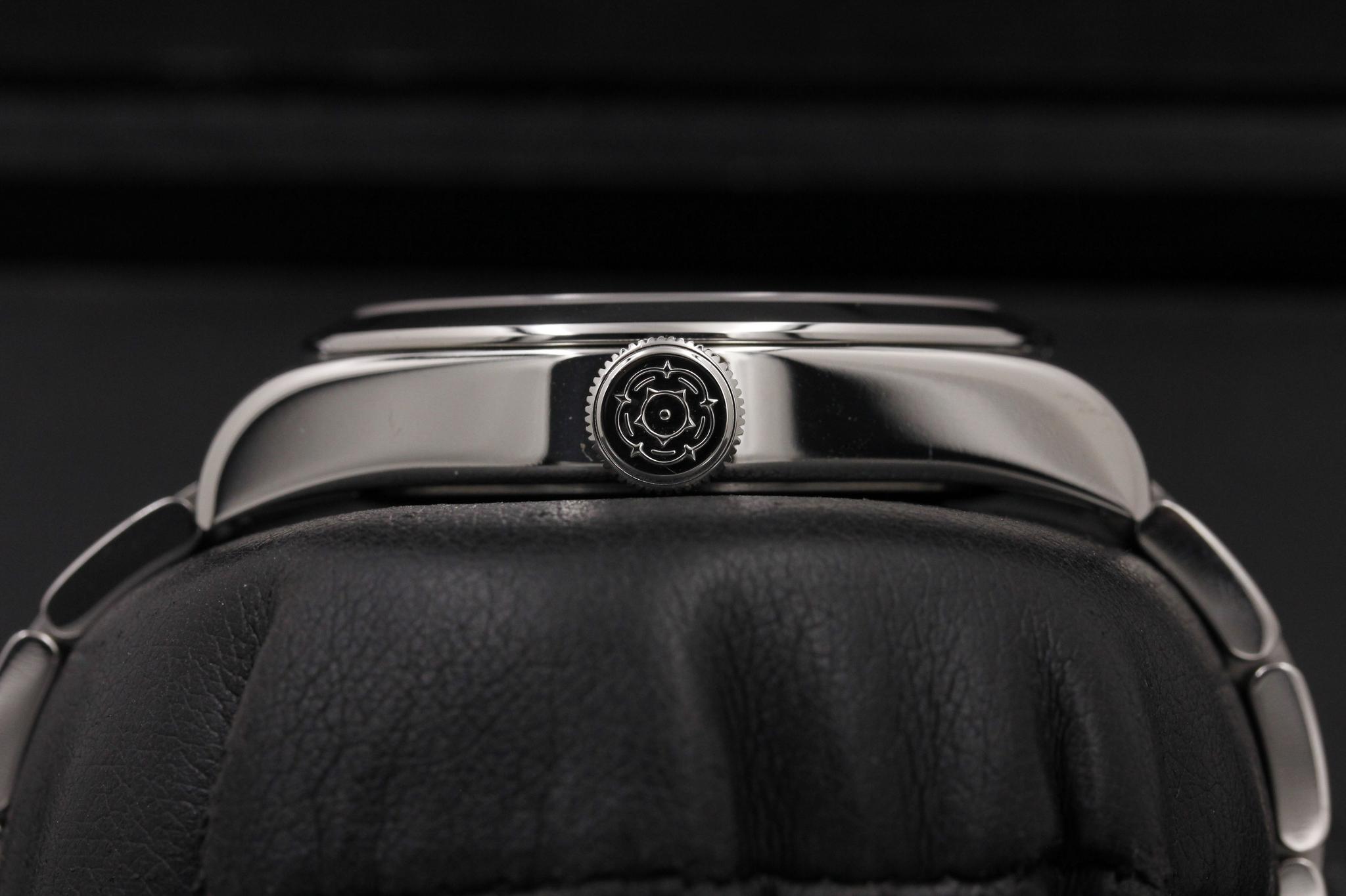 Watch Image 3
