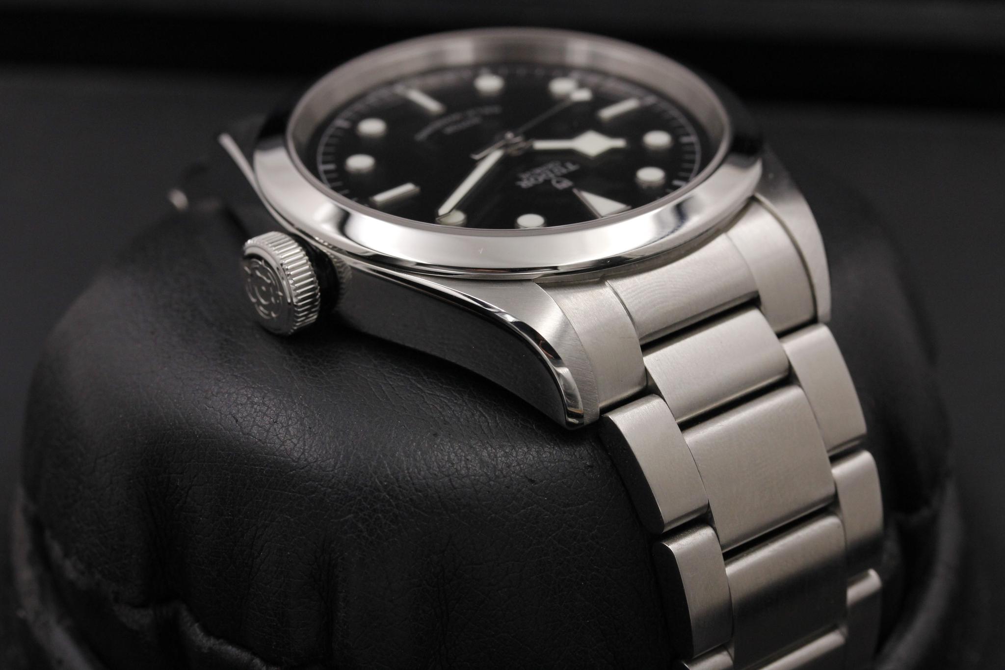 Watch Image 4
